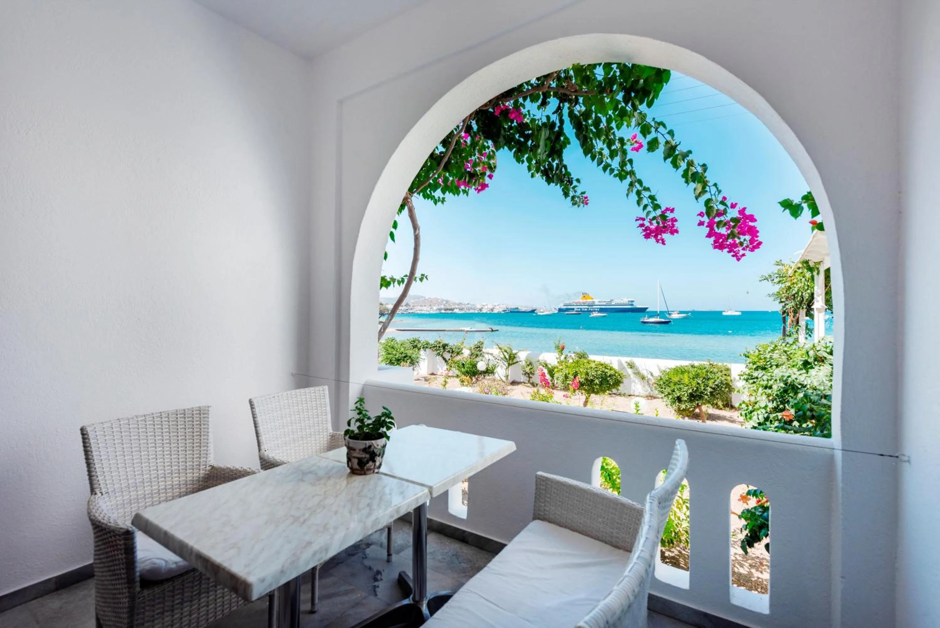 Irene Hotel - Beachfront