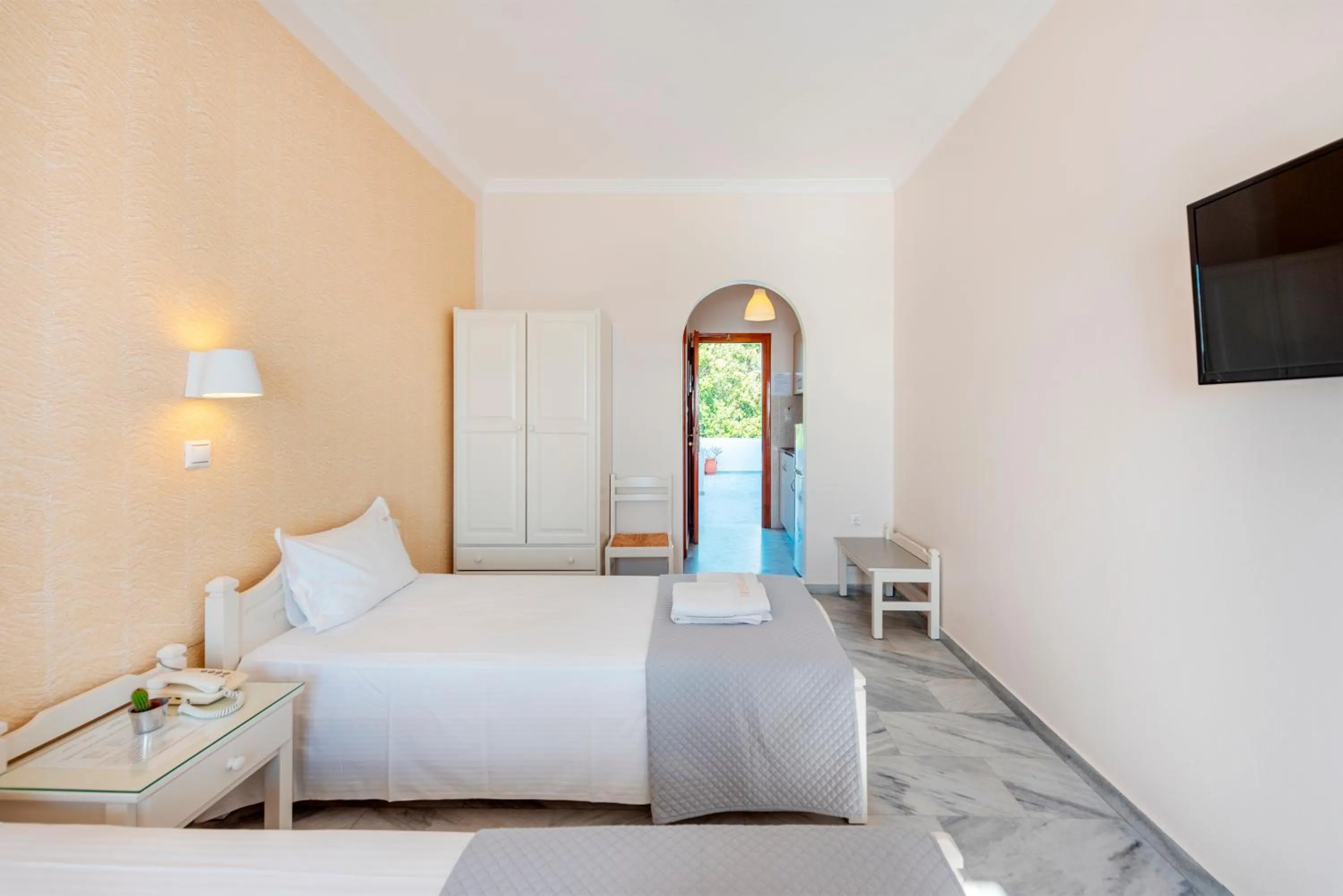 Irene Hotel - Beachfront