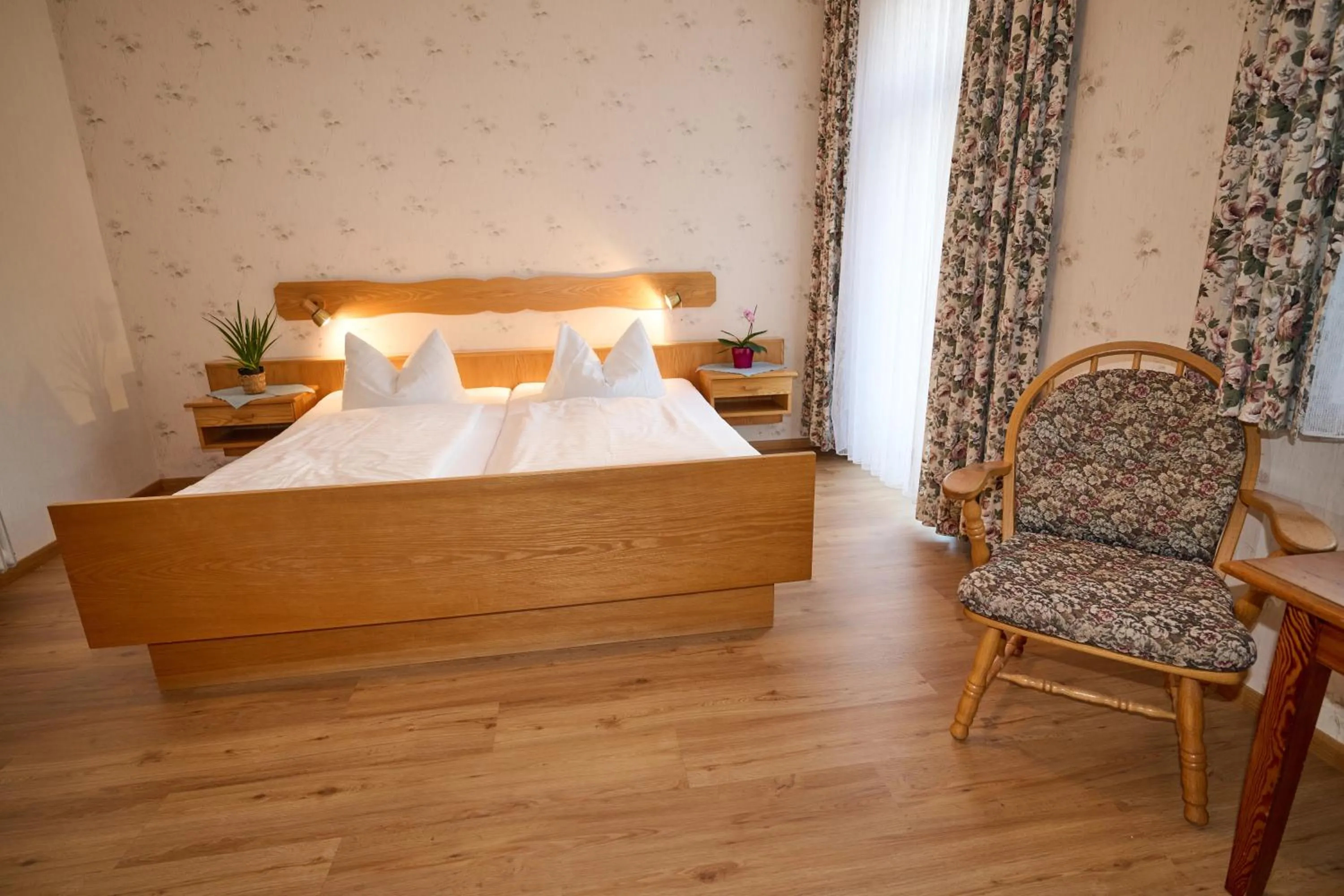 Photo of the whole room, Bed in Gasthof Oberwirt