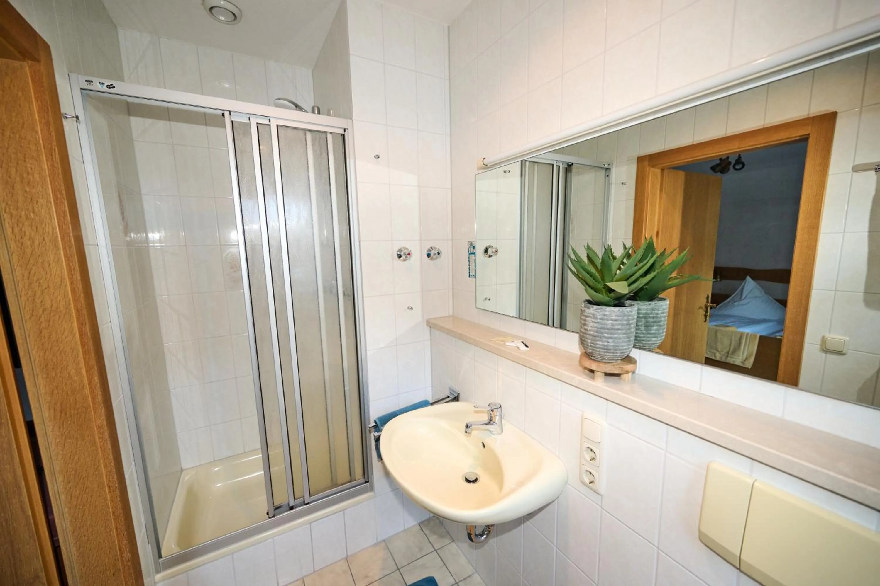 Shower in Gasthof Oberwirt