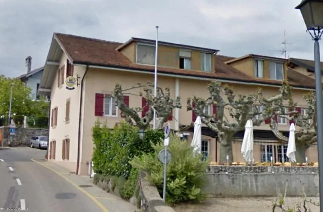 Facade/entrance in Auberge de Duillier