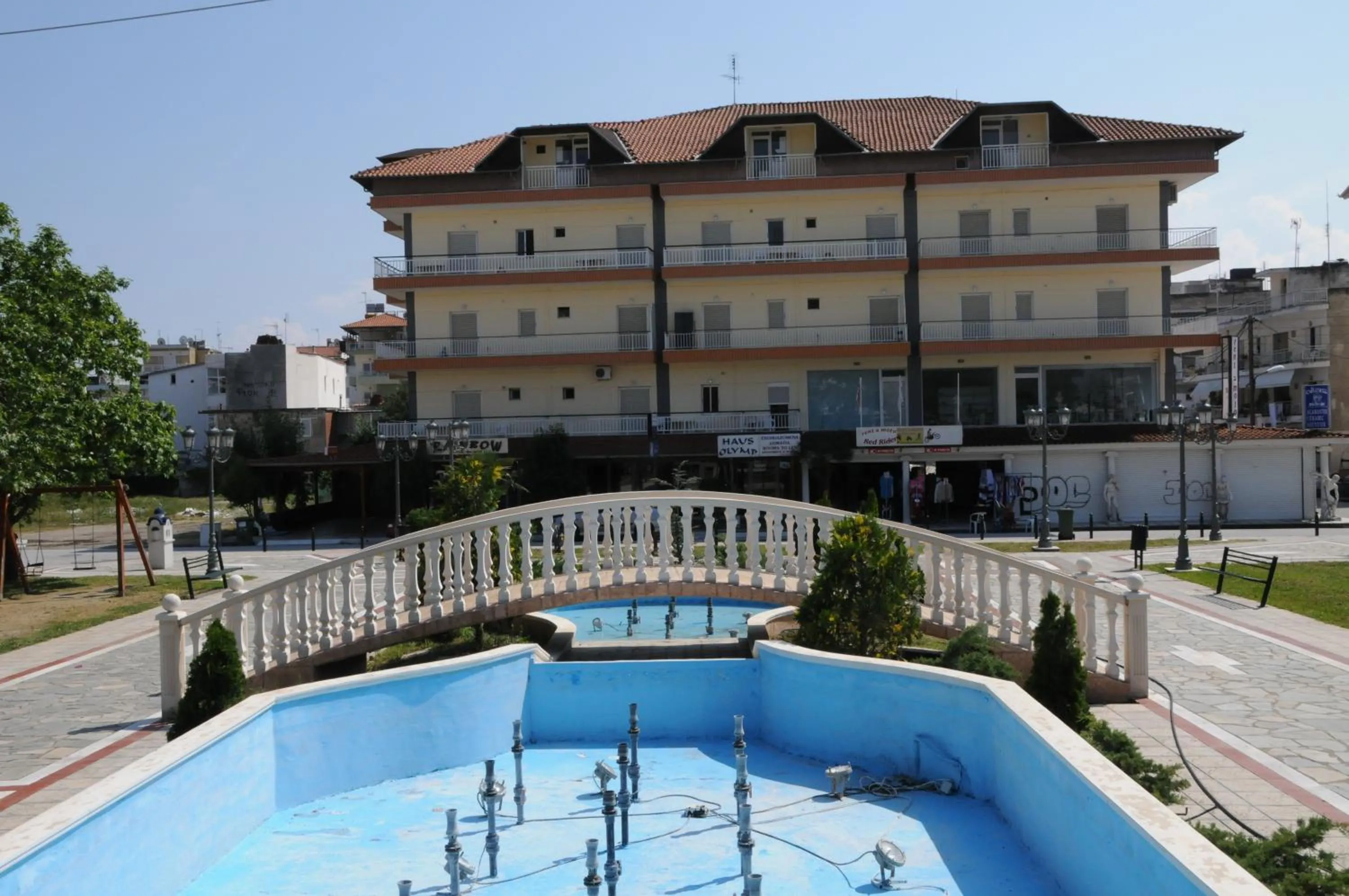 Swimming pool in Haus Olymp