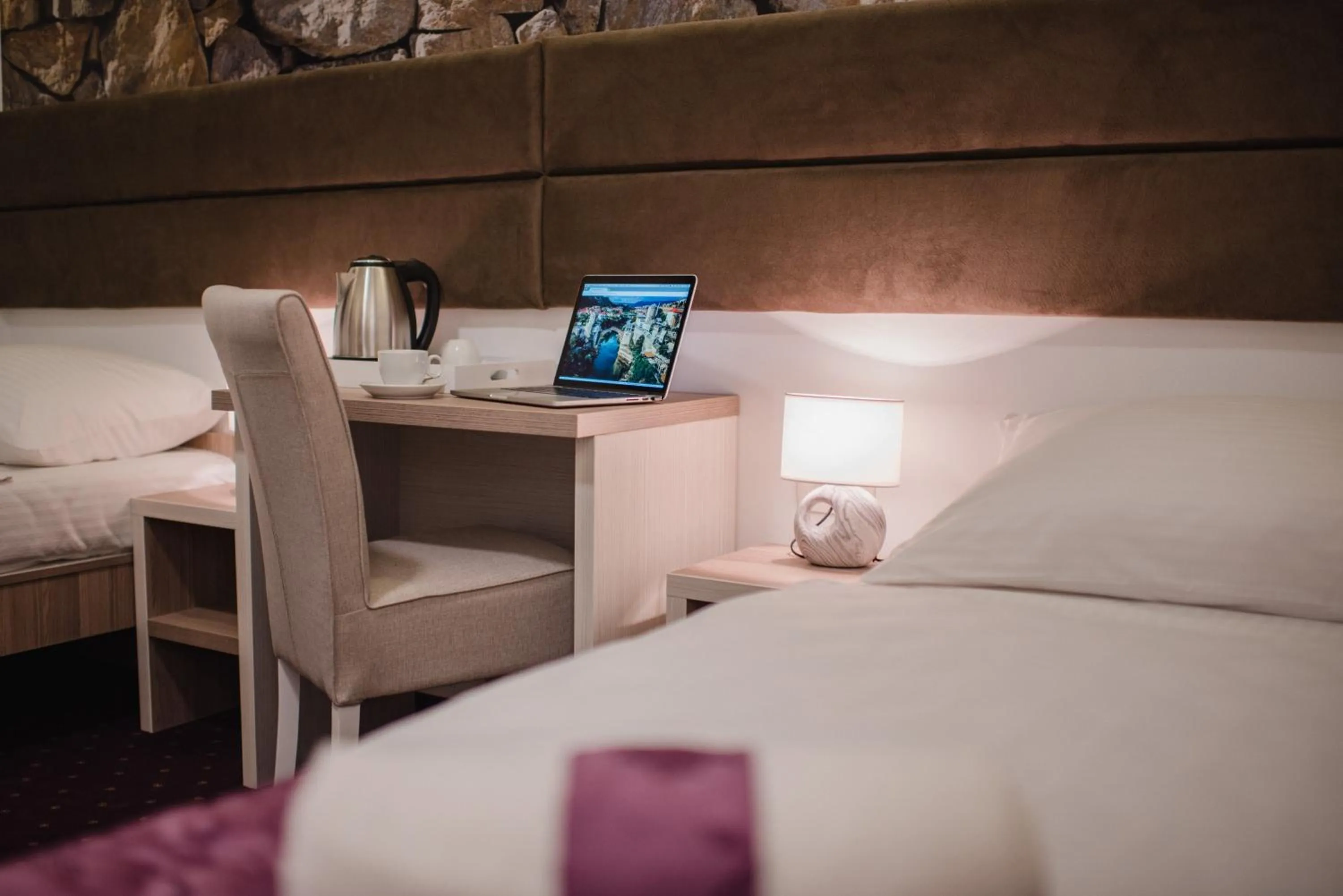 Shower, Bed in Hotel & Spa Meydan