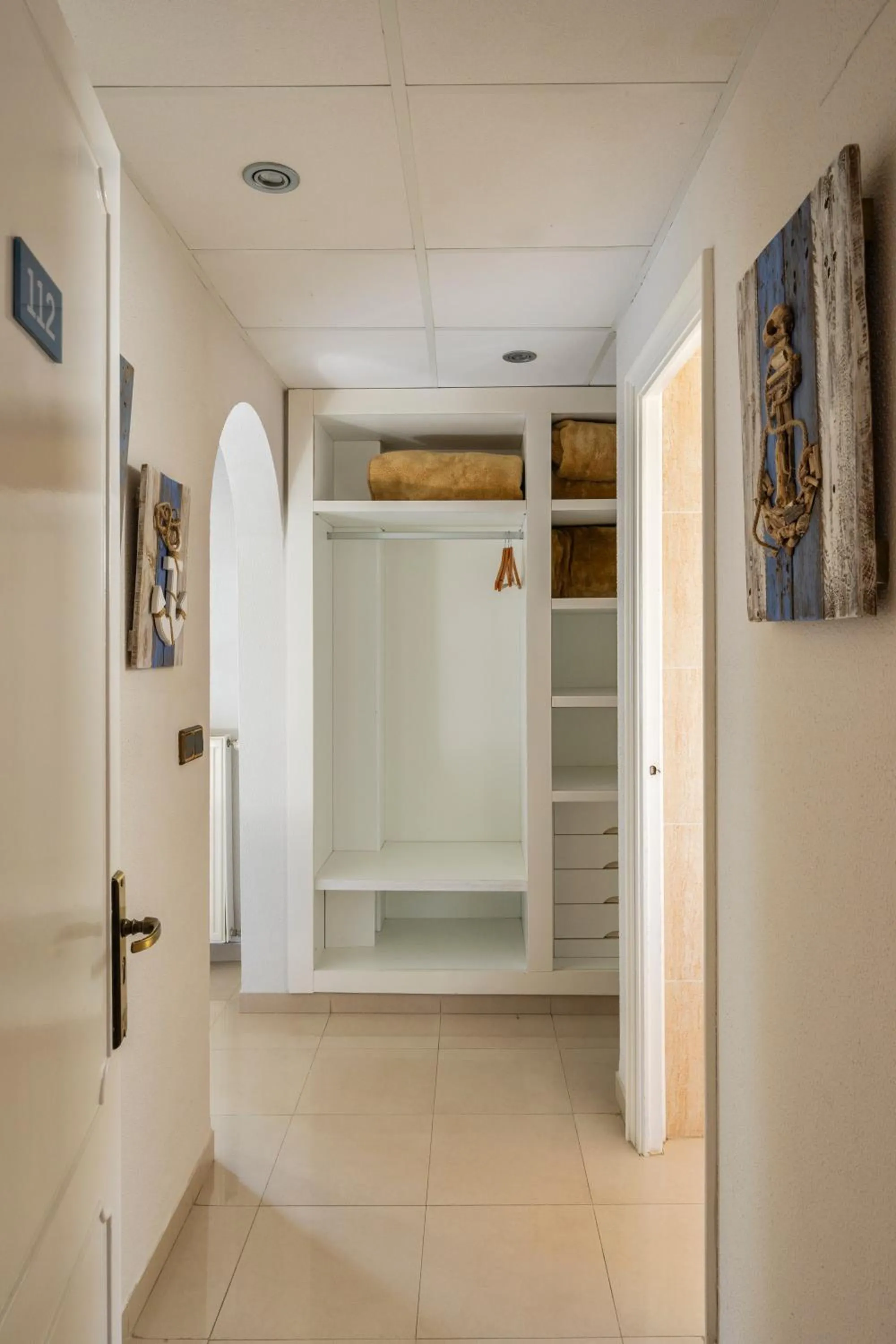 Photo of the whole room in La Goleta