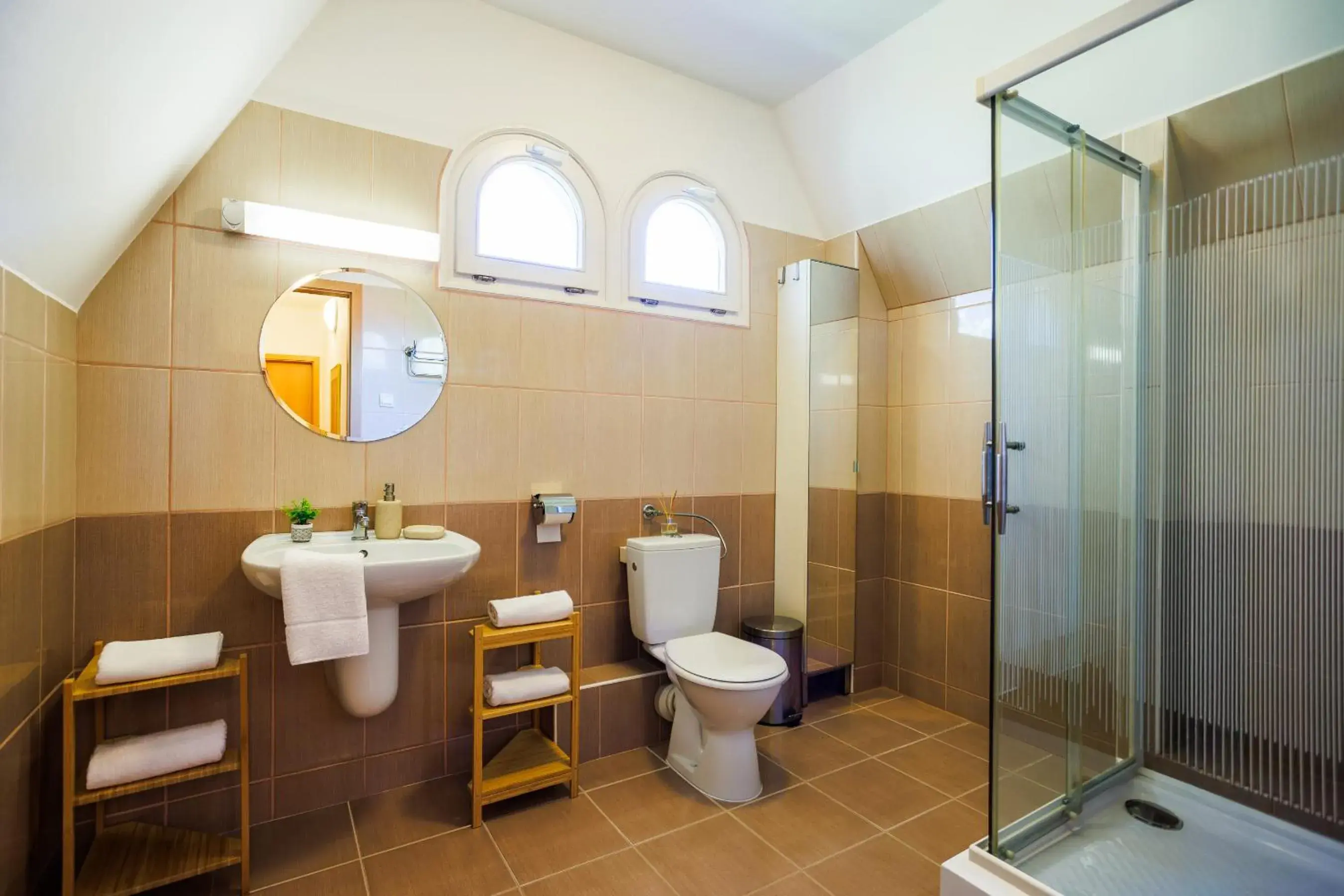 Superior Family Room with Lake View (4 Adults + 2 Children) in Partvilla Balatonboglar Superior Family Room with Lake View (4 Adults + 2 Children) in Partvilla Balatonboglar