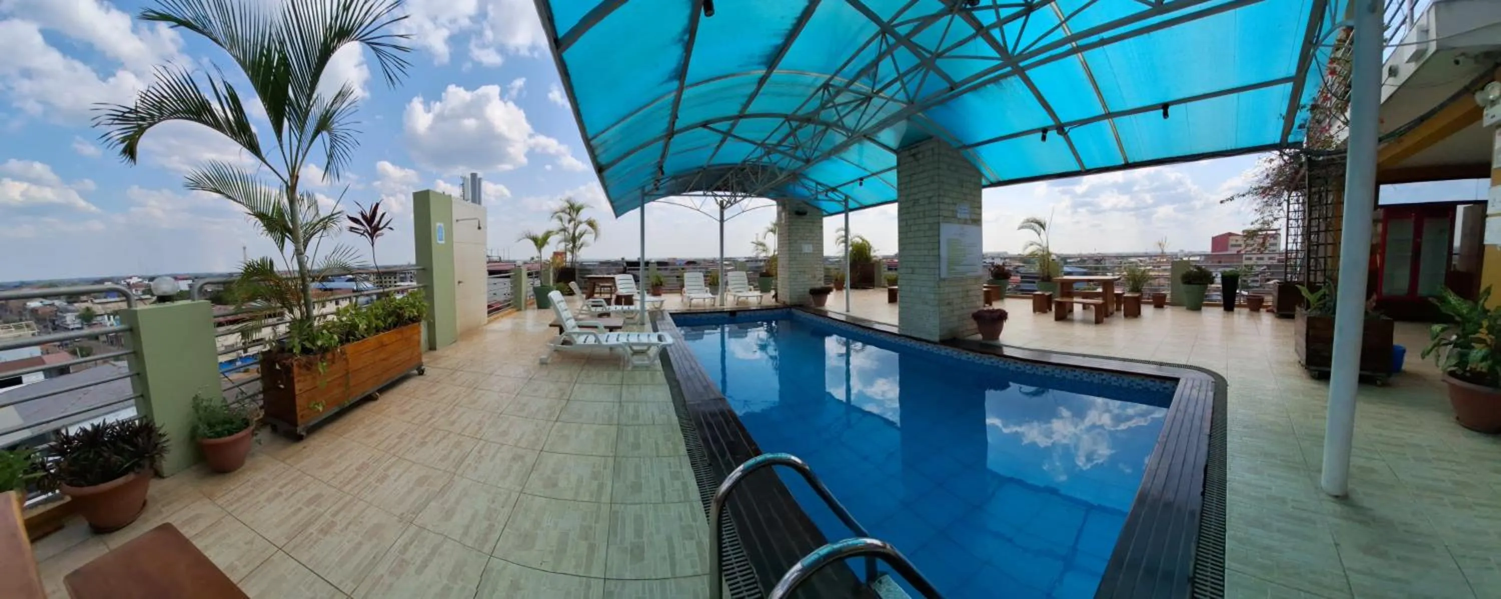 Swimming pool in Hotel Centenario