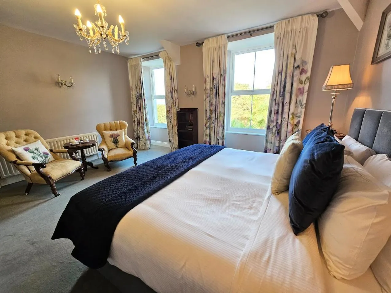 Bedroom, Bed in The Glenbeigh Hotel