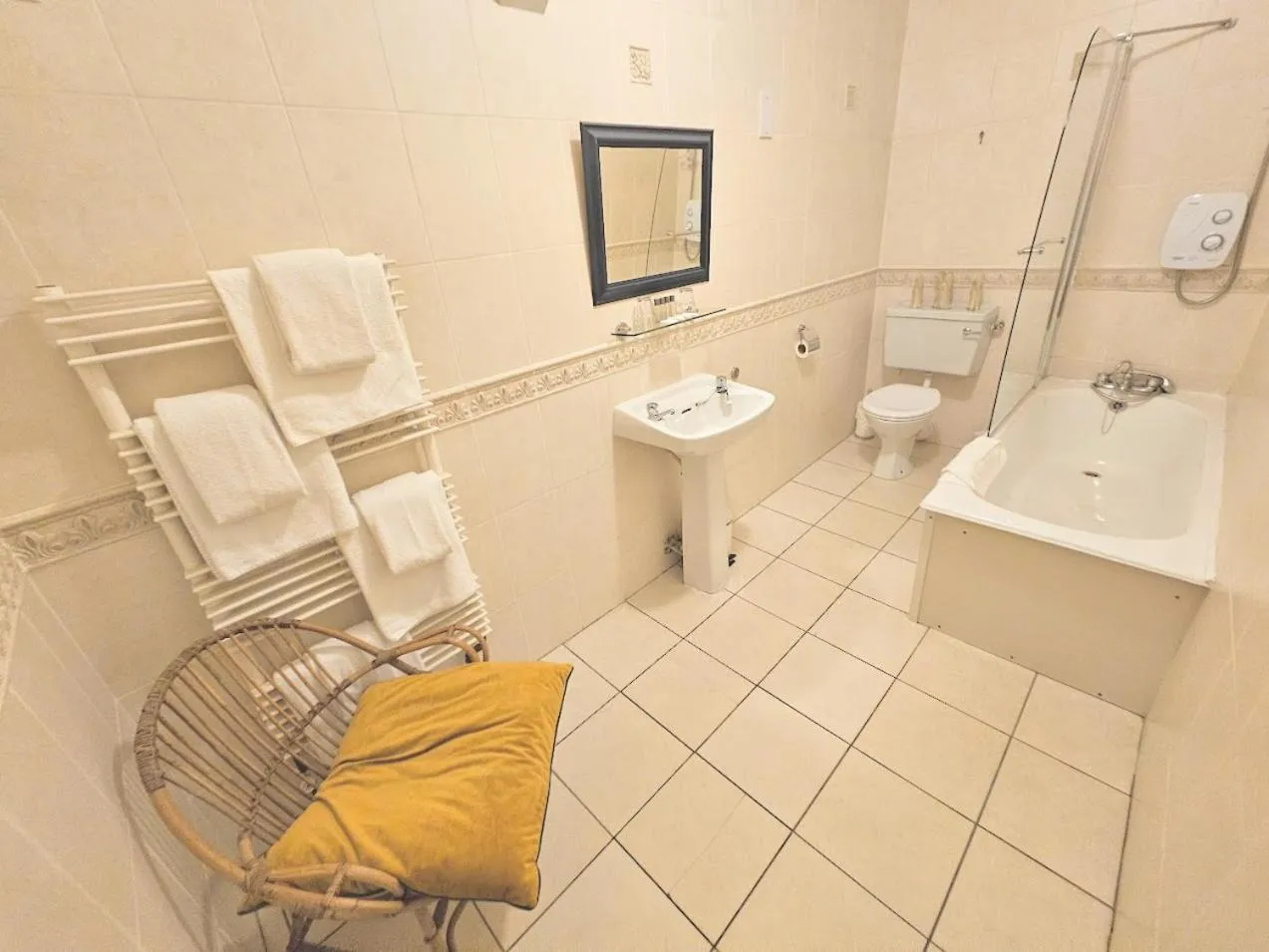 Bathroom in The Glenbeigh Hotel