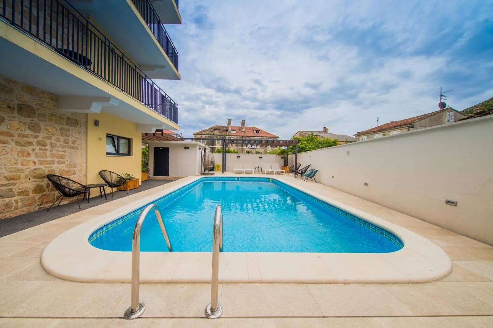 Bella Vista Suites