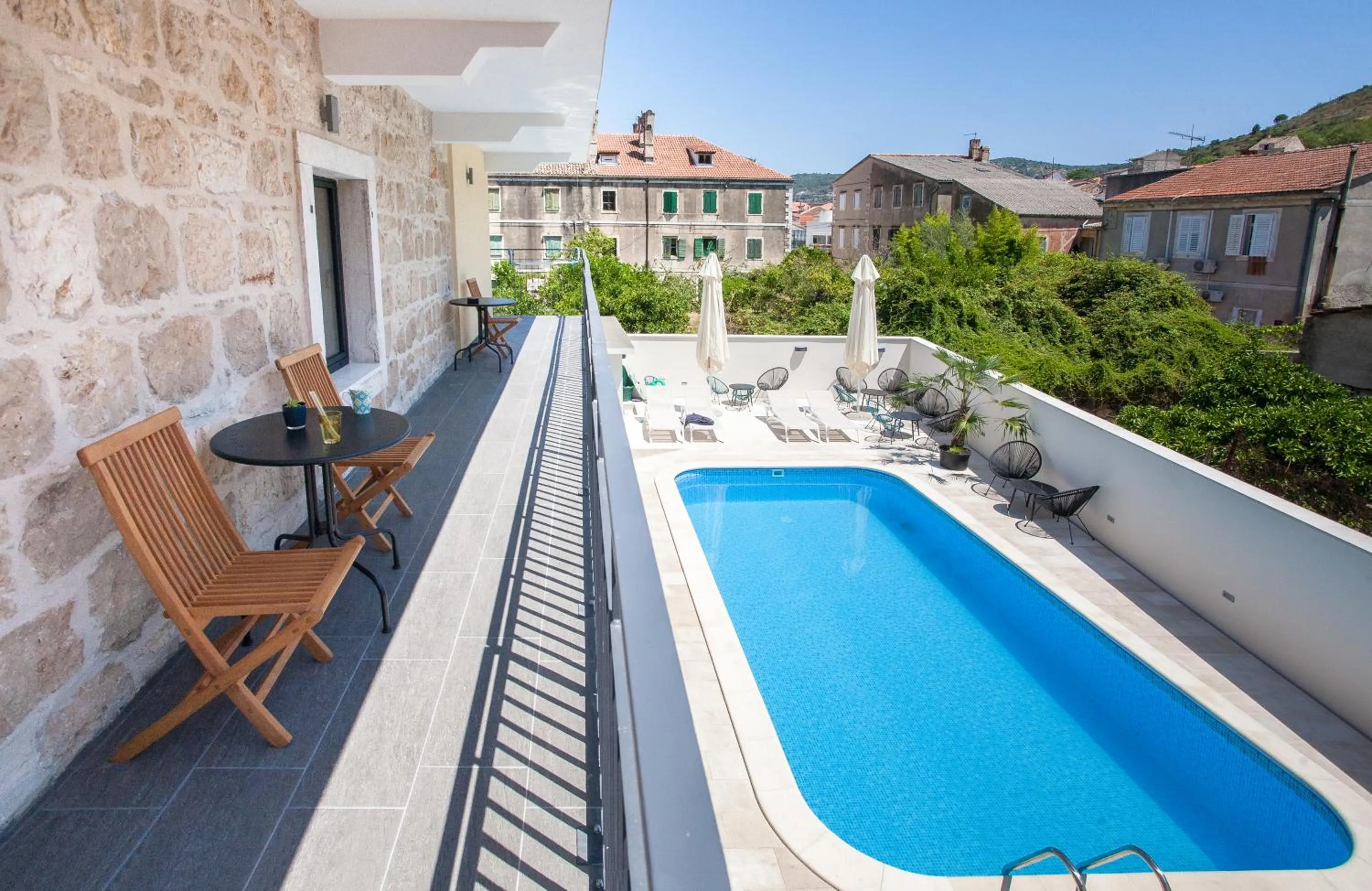 Swimming pool in Bella Vista Suites