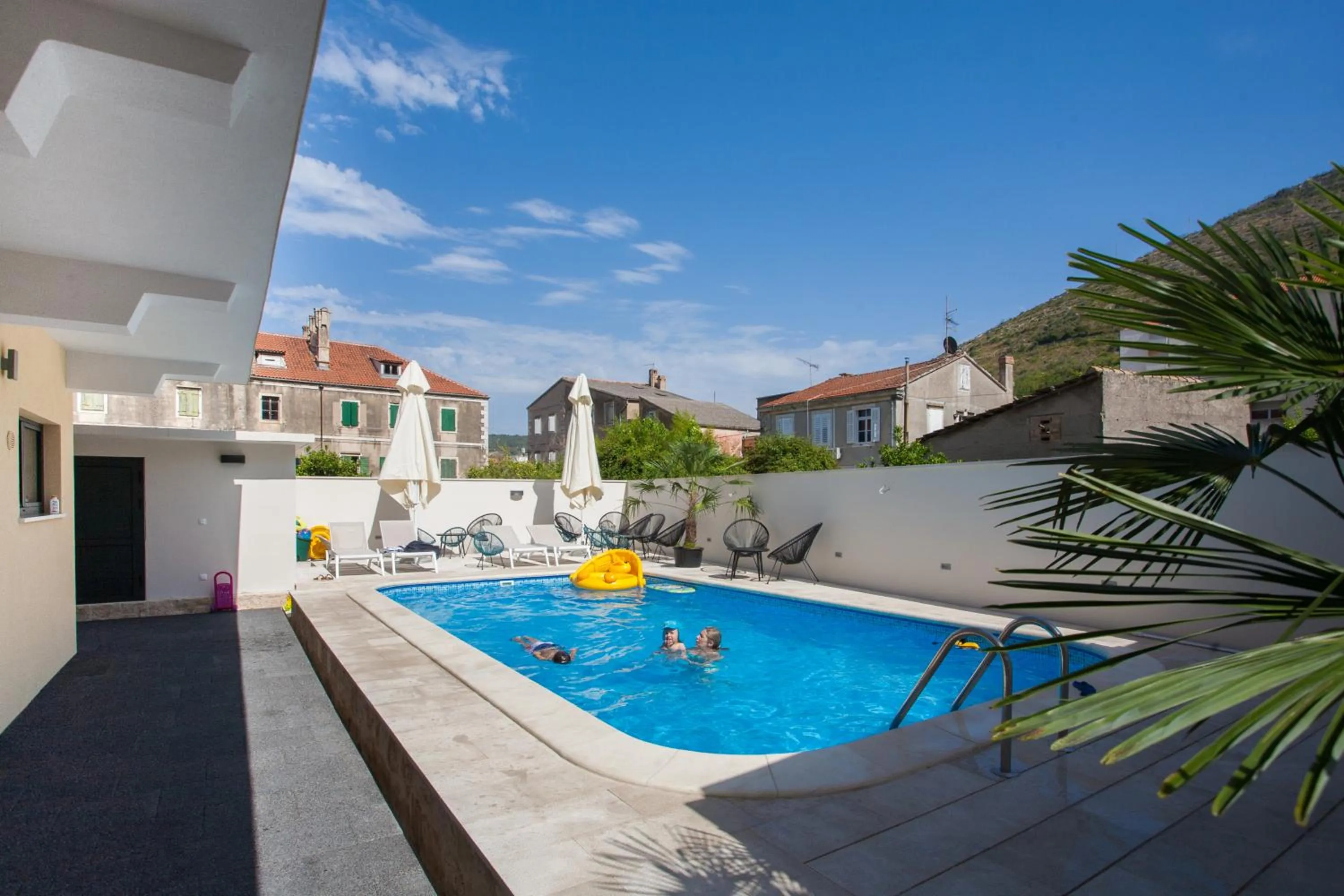 Swimming pool in Bella Vista Suites