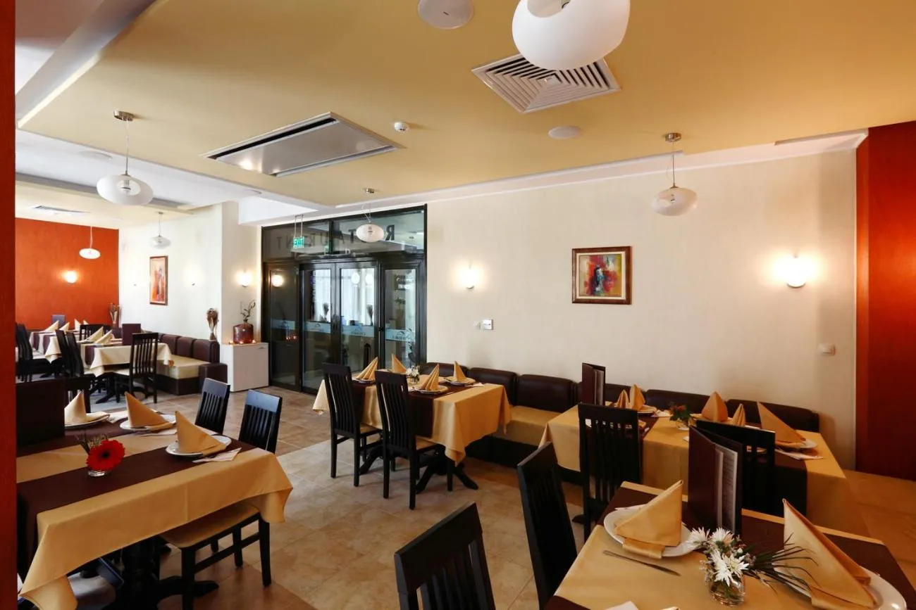 Restaurant/places to eat in Evridika Hotel