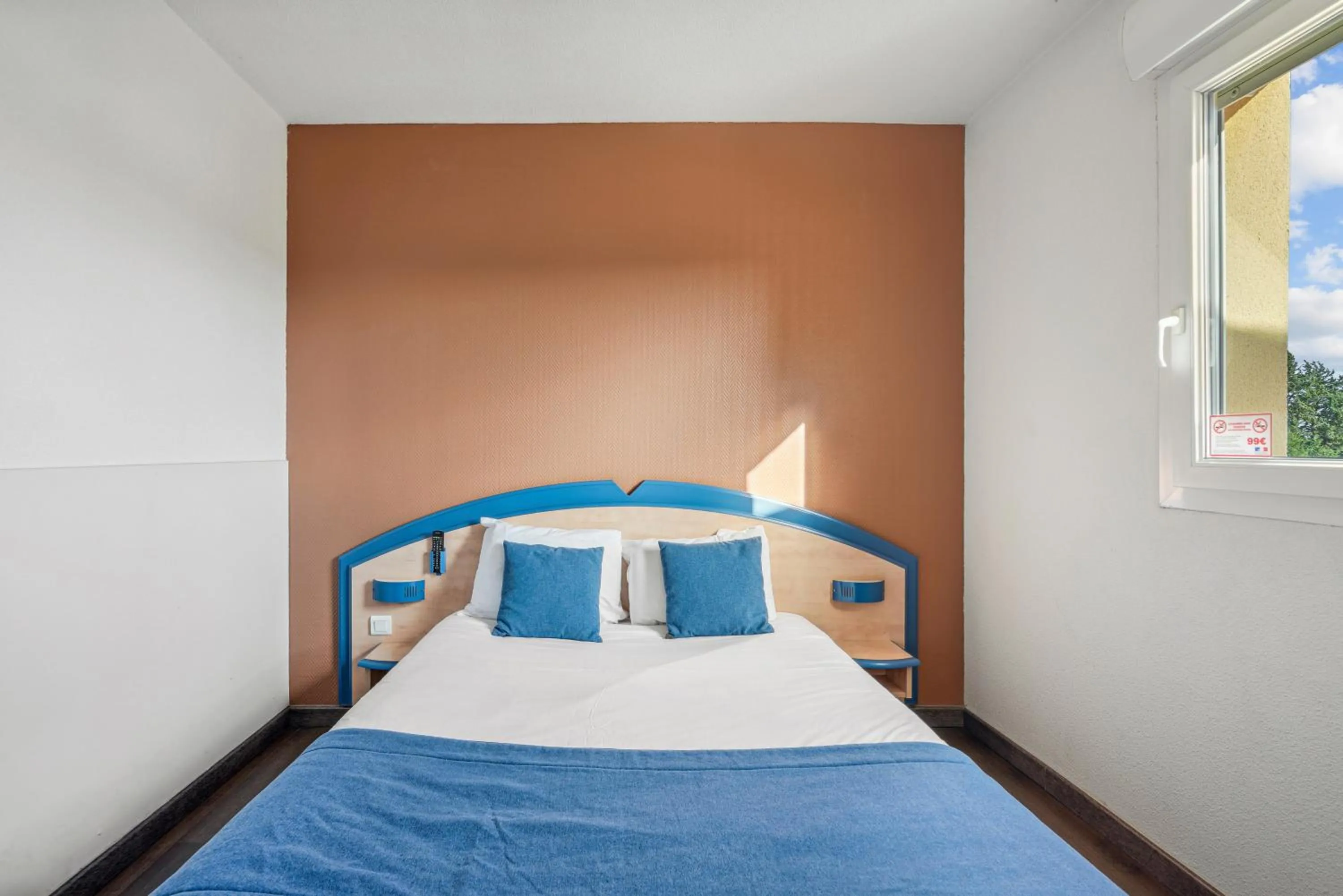 Bedroom, Bed in Hôtel AKENA Chateaurenard - Parc des Expositions Avignon