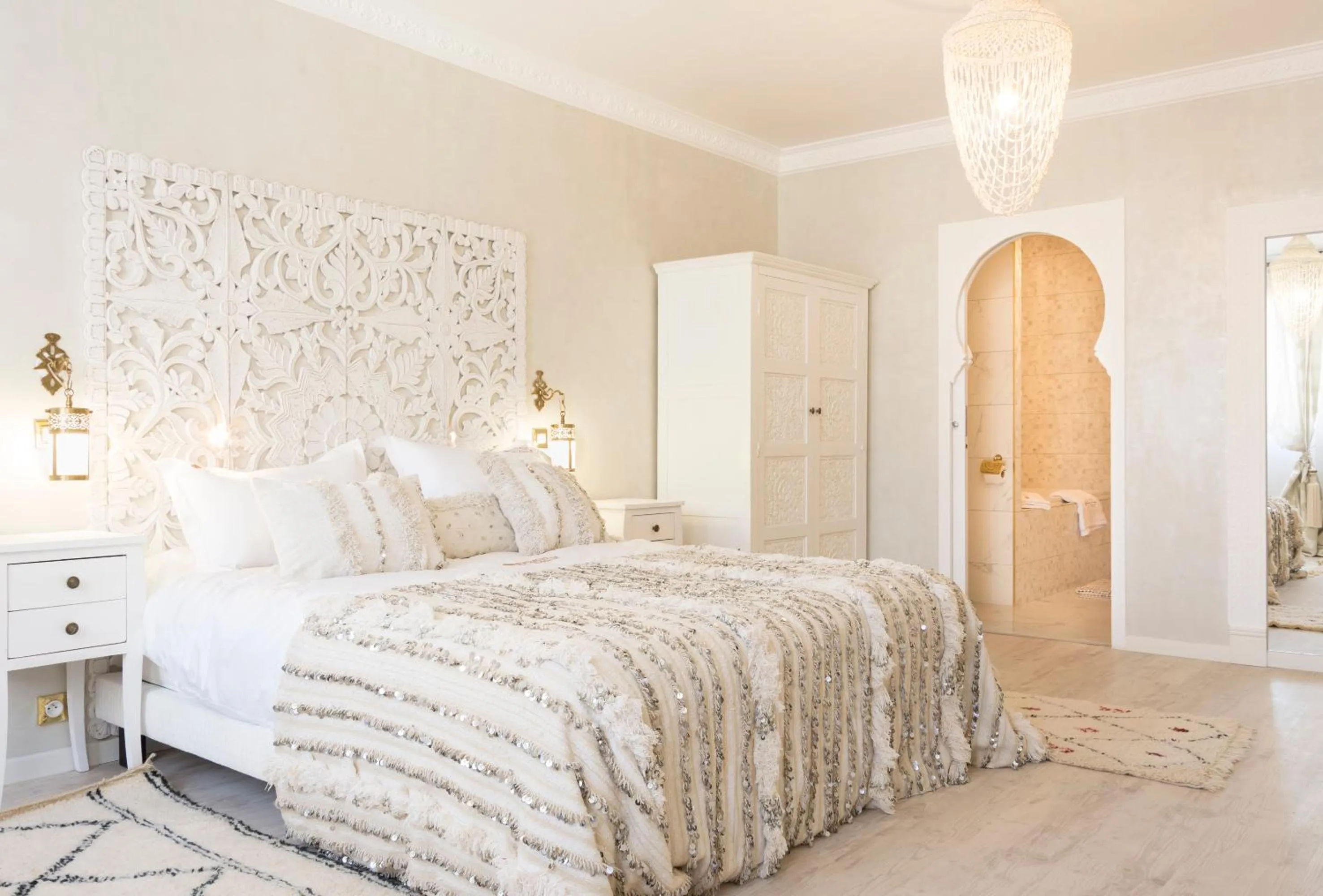 Bed in Riad SPA "Les Portes de l'Orient" TOURS