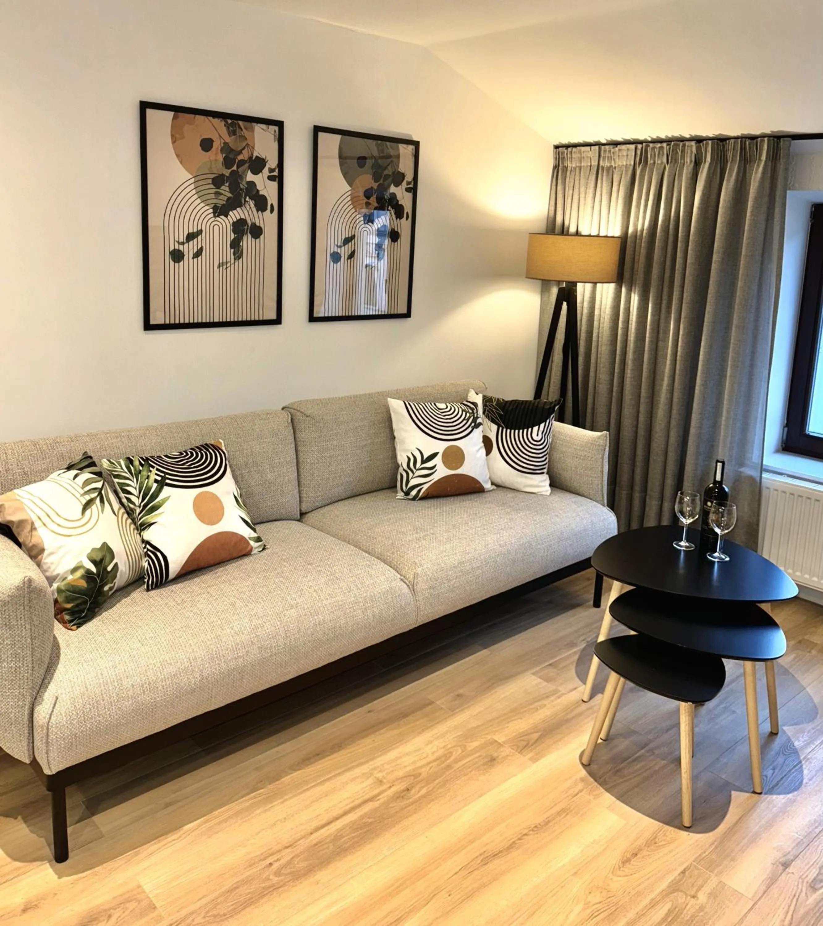 Living room in Home & Travel Apartments - AC - Parking - City Centre - Manufaktura - OFF Piotrkowska - EC1 - ATLAS Arena - Orientarium - Monopolis