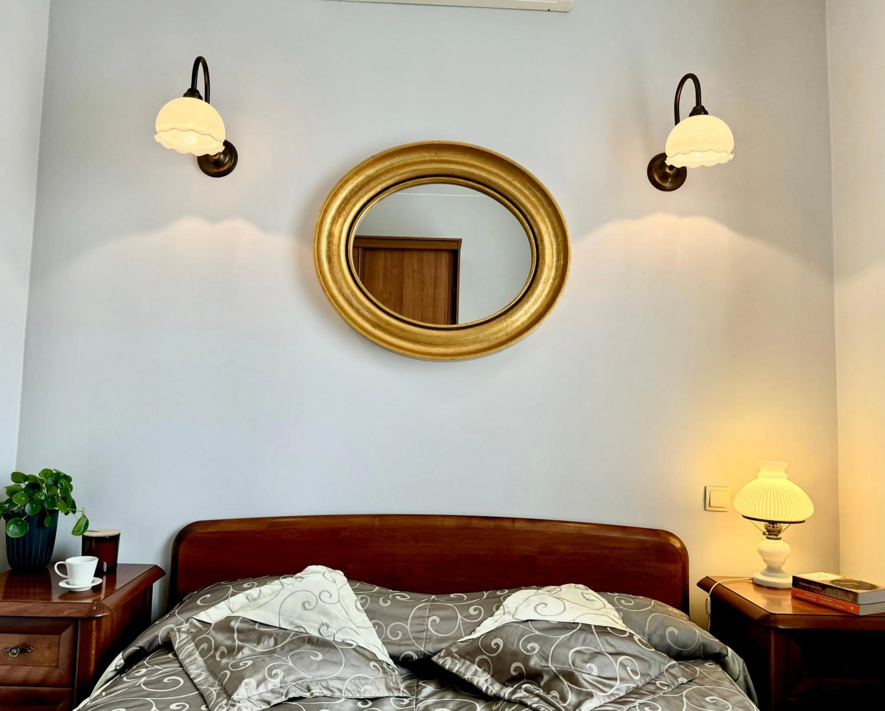 Bed in Home & Travel Apartments - AC - Parking - City Centre - Manufaktura - OFF Piotrkowska - EC1 - ATLAS Arena - Orientarium - Monopolis