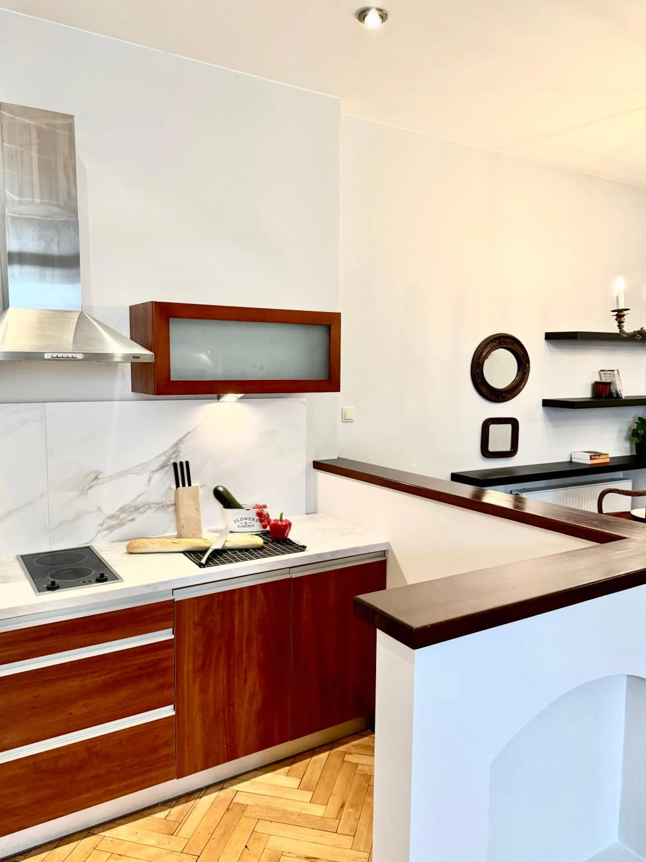 Kitchen or kitchenette in Home & Travel Apartments - AC - Parking - City Centre - Manufaktura - OFF Piotrkowska - EC1 - ATLAS Arena - Orientarium - Monopolis