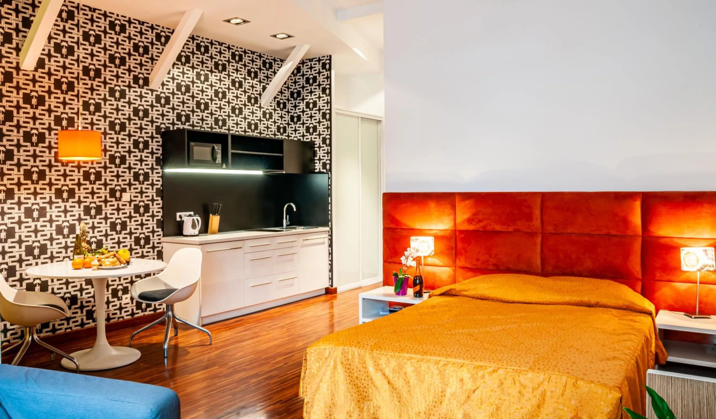 Bed in Home & Travel Apartments - AC - Parking - City Centre - Manufaktura - OFF Piotrkowska - EC1 - ATLAS Arena - Orientarium - Monopolis