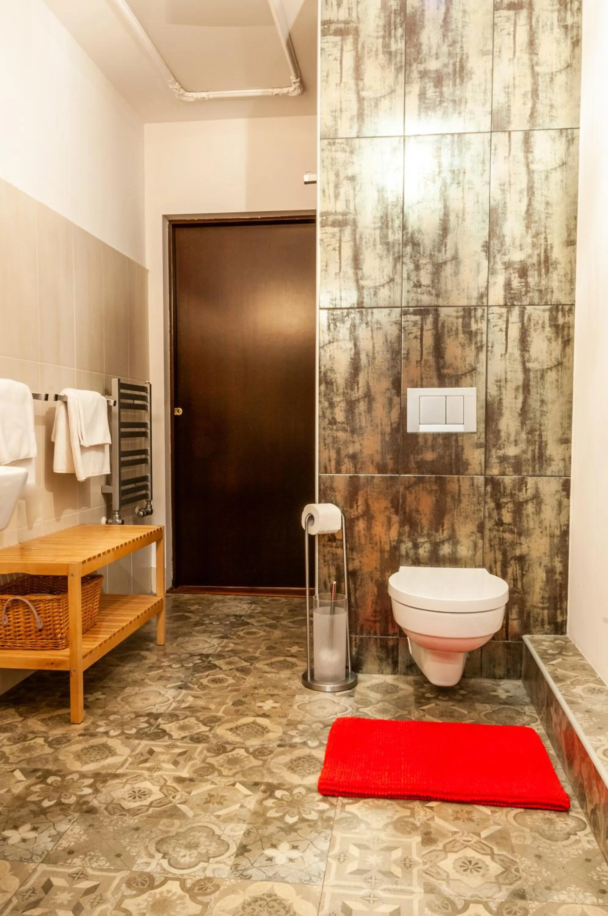 Bathroom in Home & Travel Apartments - AC - Parking - City Centre - Manufaktura - OFF Piotrkowska - EC1 - ATLAS Arena - Orientarium - Monopolis
