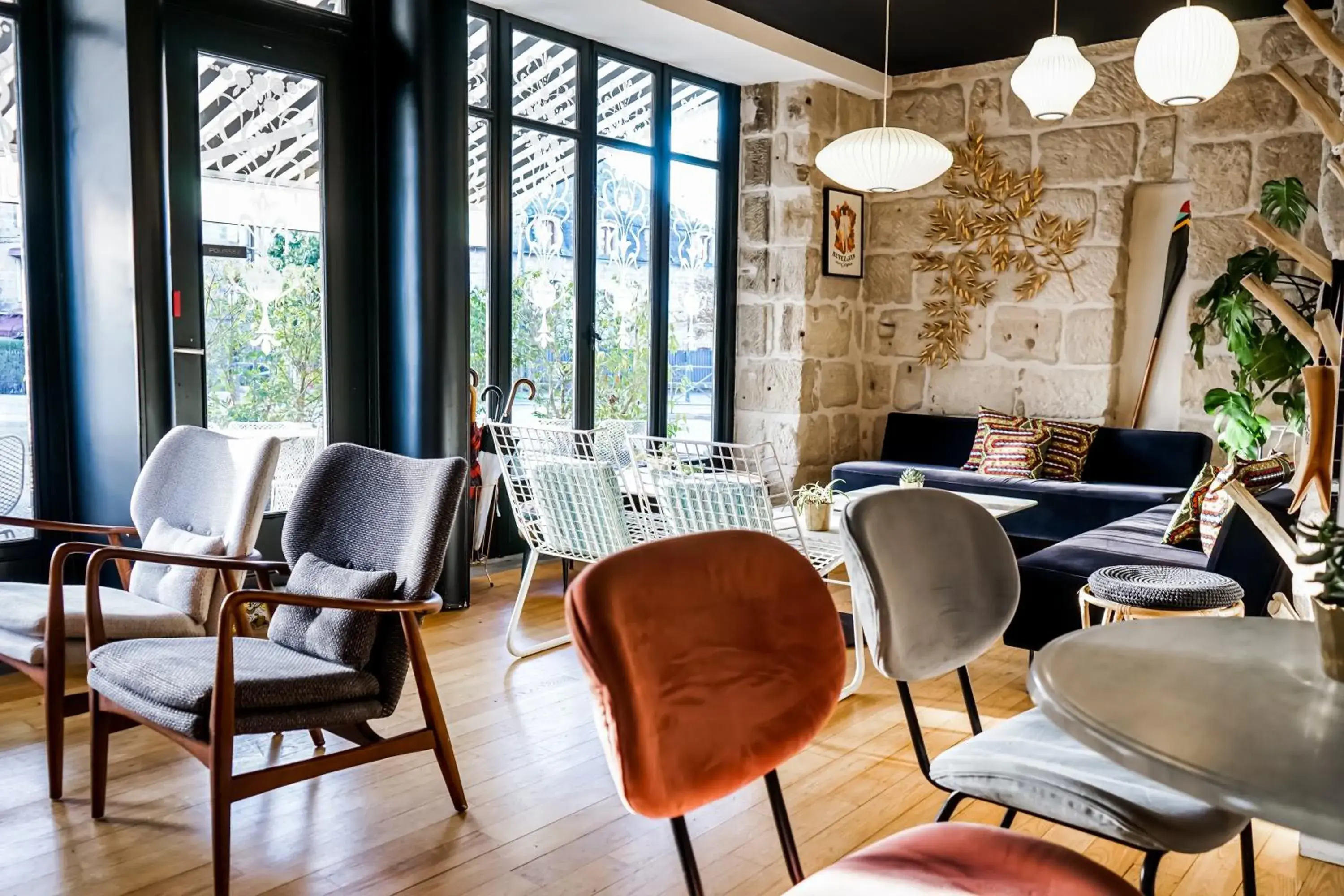 Superior Double Room in Hôtel Le Collonges TV connecté wifi Netflix Superior Double Room in Hôtel Le Collonges TV connecté wifi Netflix