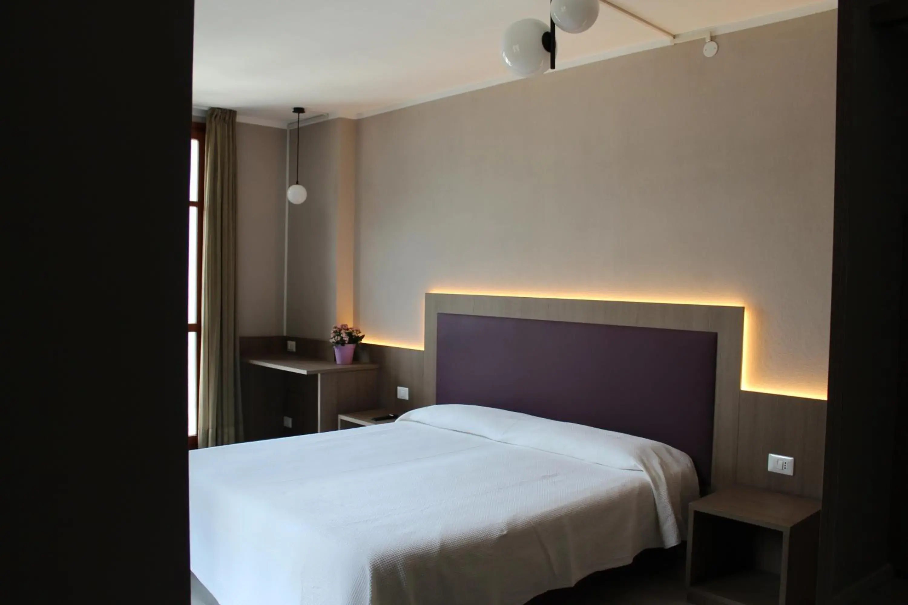 Deluxe Double or Twin Room with Lake View in Hotel Ristorante Vapore Deluxe Double or Twin Room with Lake View in Hotel Ristorante Vapore