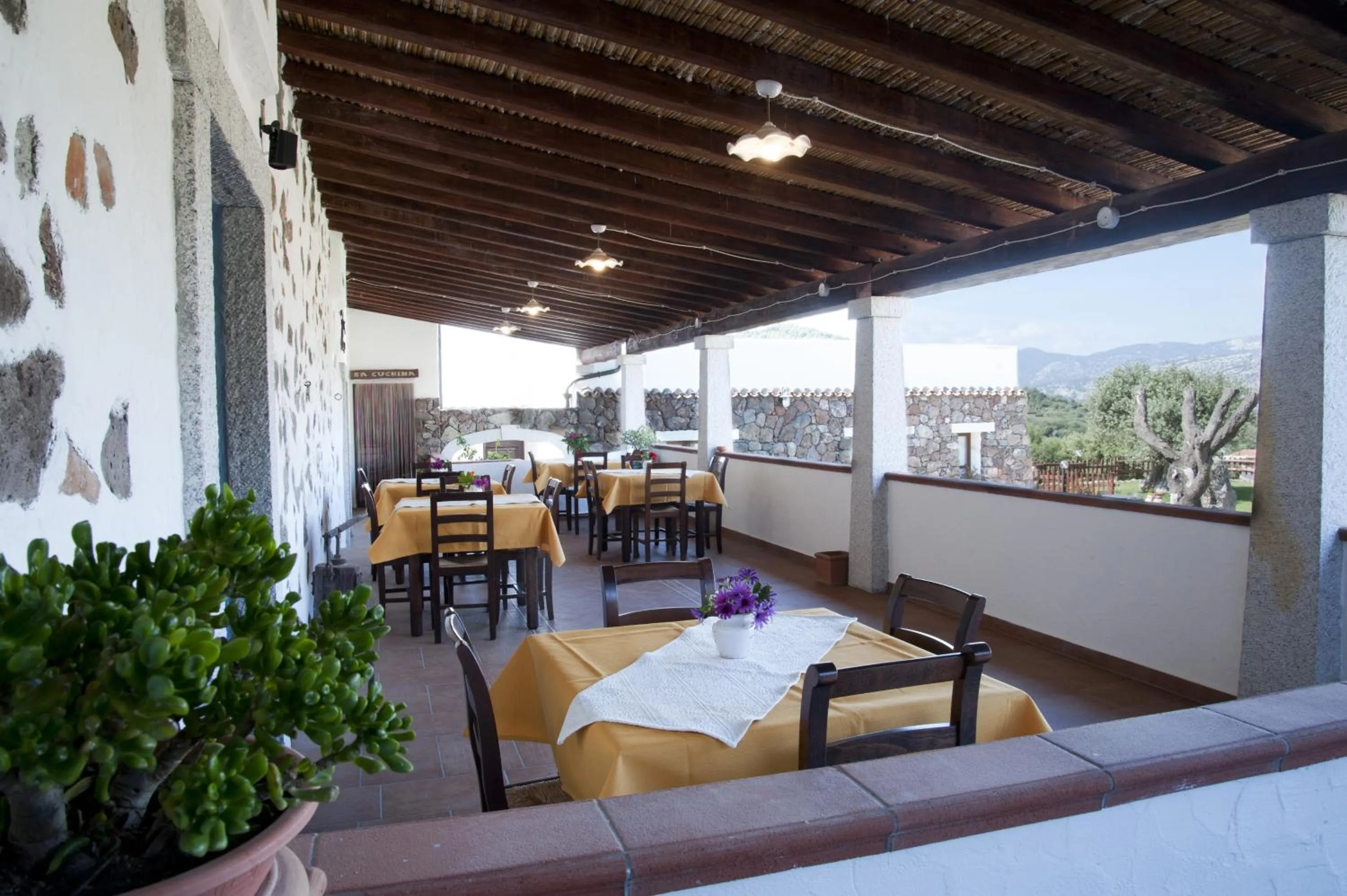 Restaurant/places to eat in Turismo Rurale Belvedere Pradonos