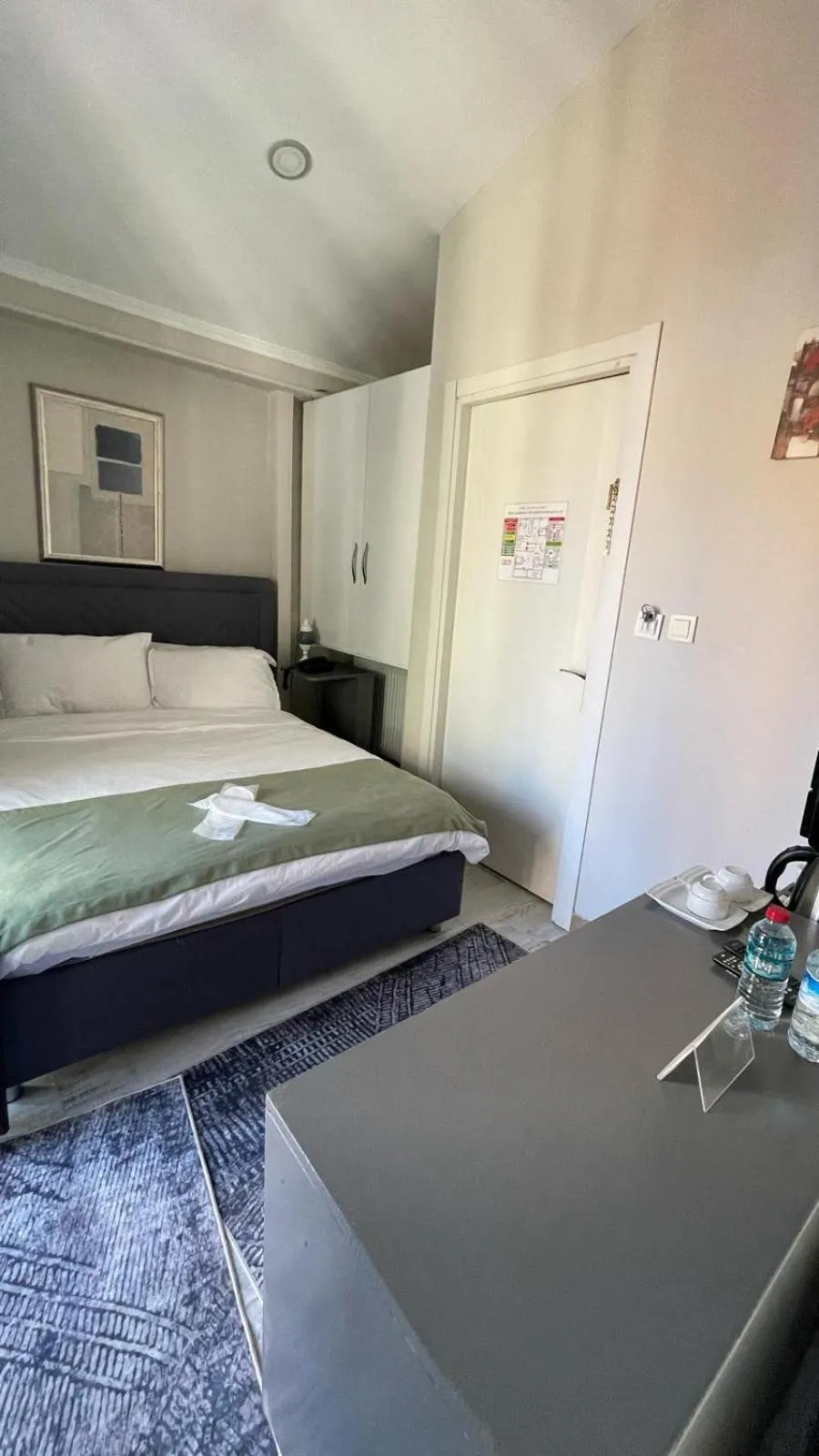 Bedroom, Bed in Chez Bore