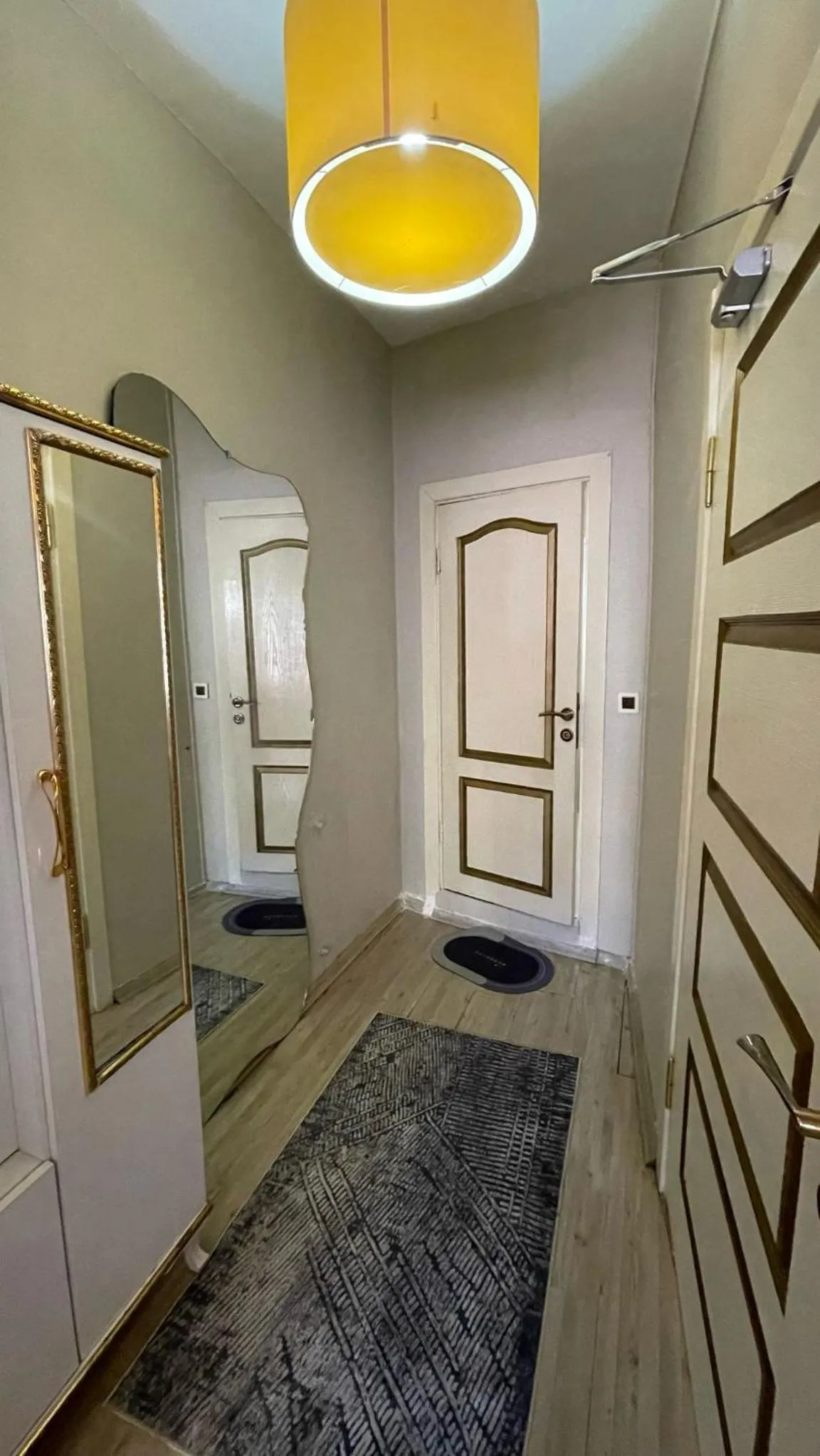 wardrobe, Bed in Chez Bore