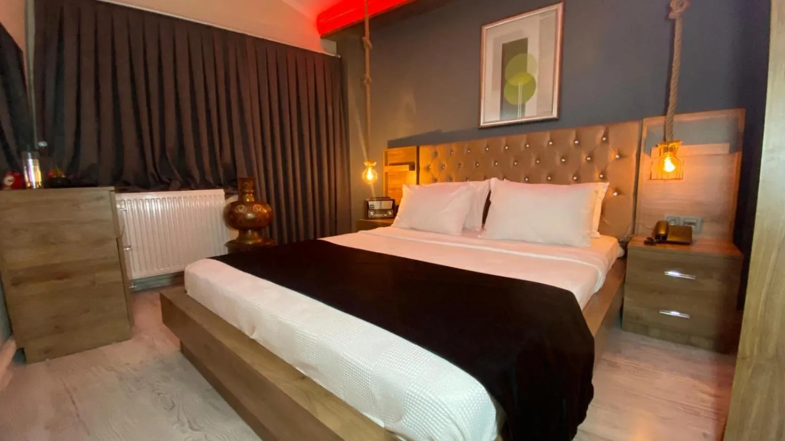 Bedroom, Bed in Chez Bore