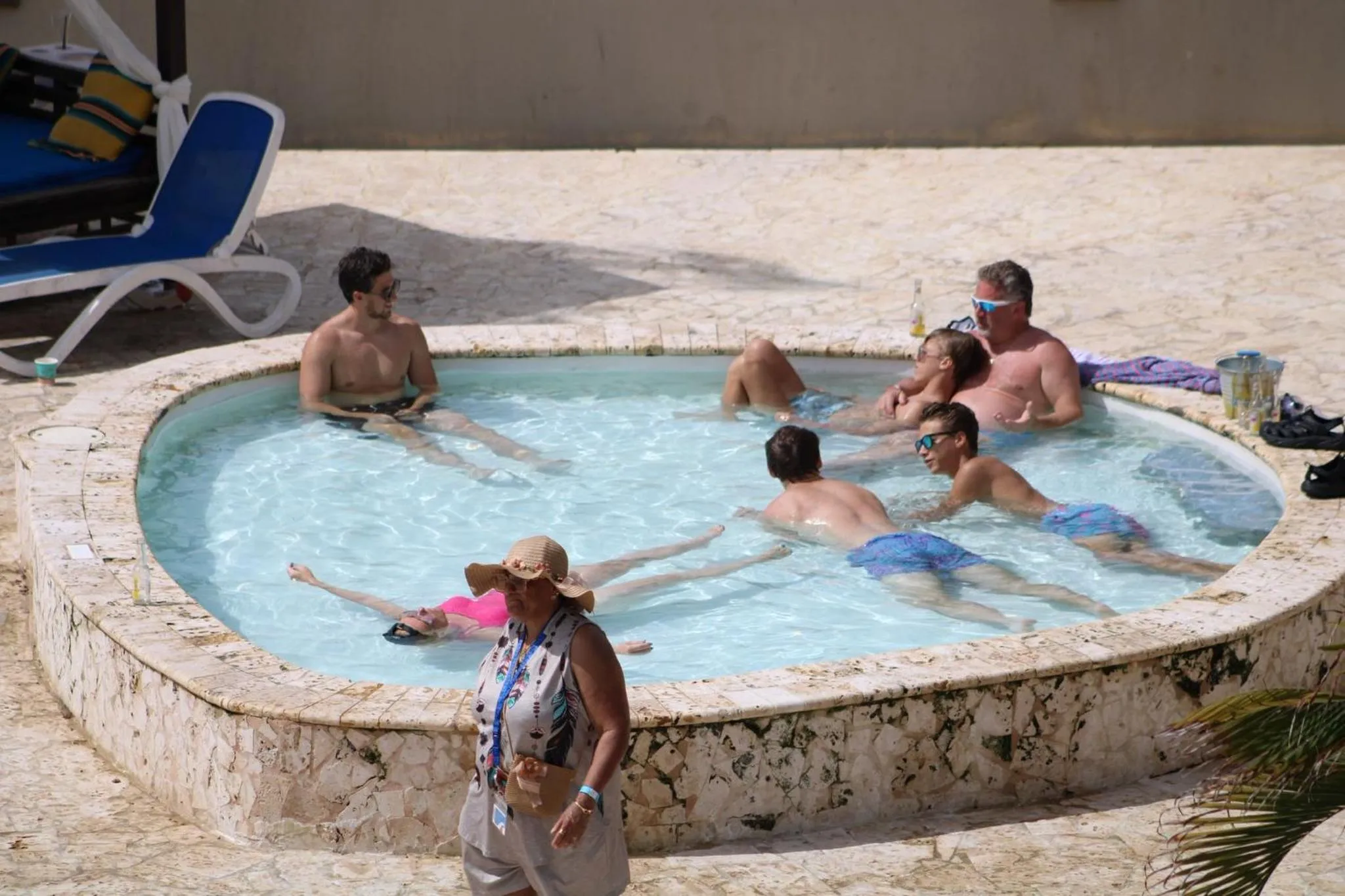 Swimming pool in Eden Beach Resort - Bonaire