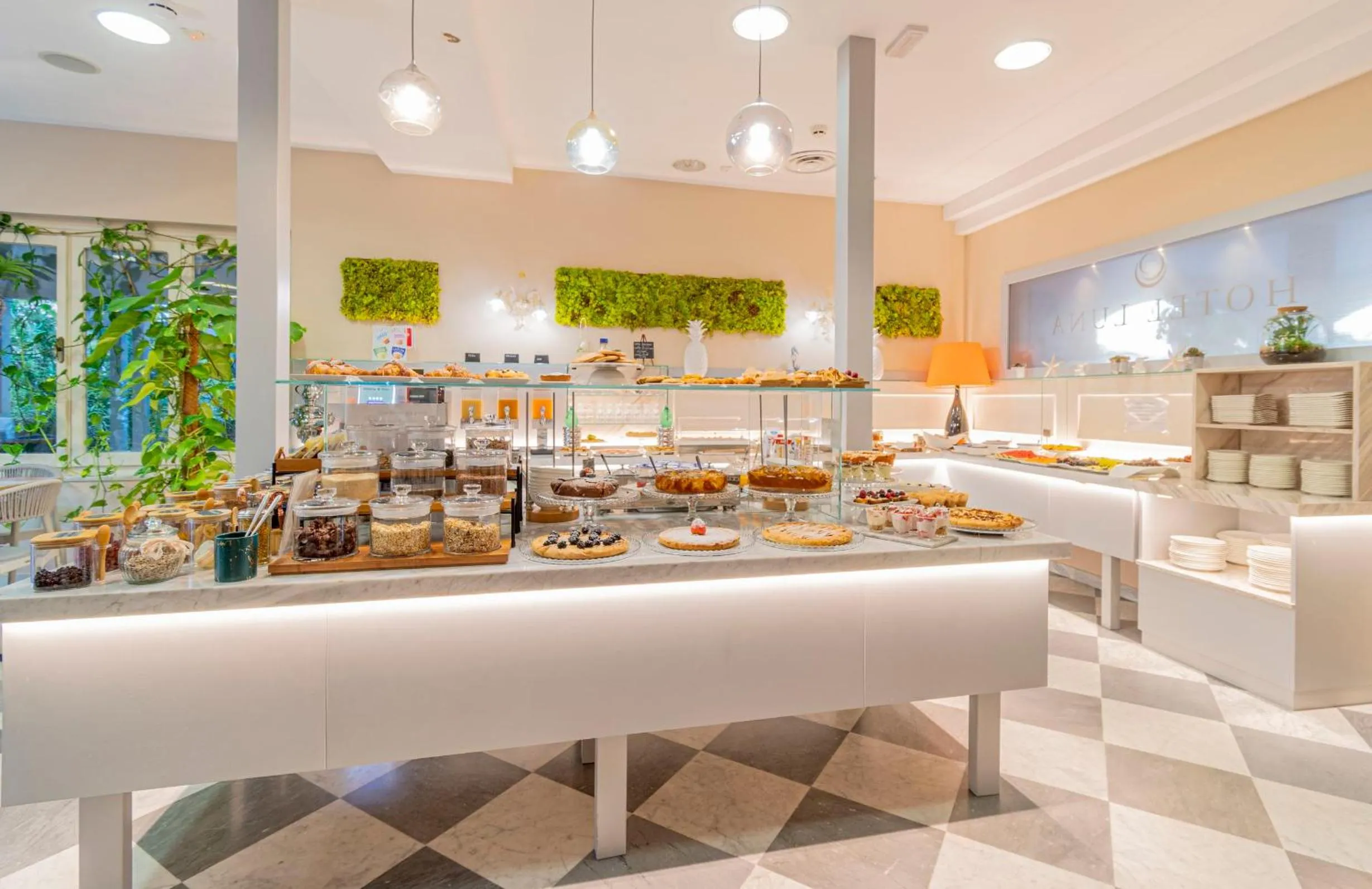 Breakfast in Hotel Luna