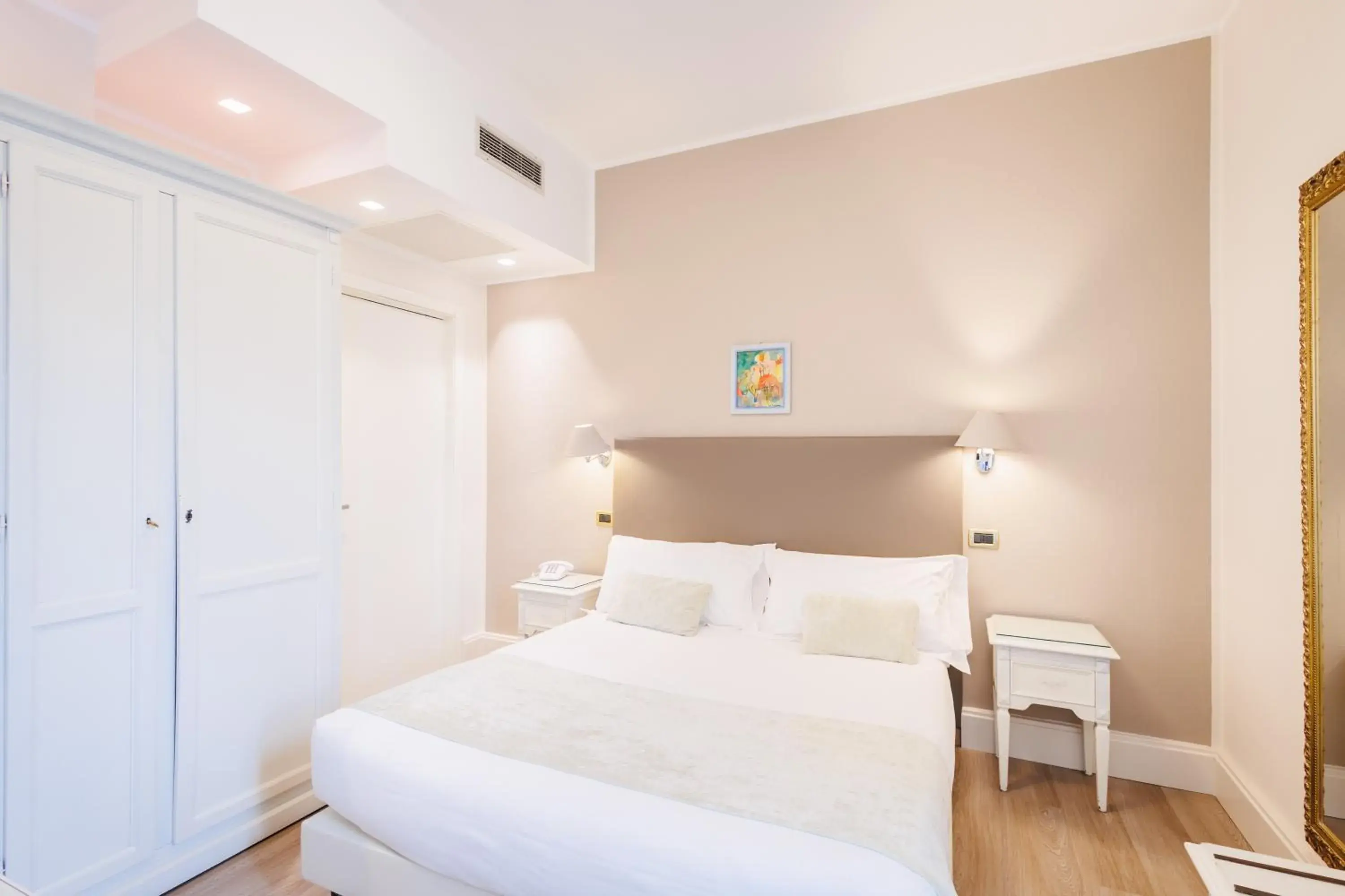 Classic Double or Twin Room - single occupancy in Hotel Luna Classic Double or Twin Room - single occupancy in Hotel Luna