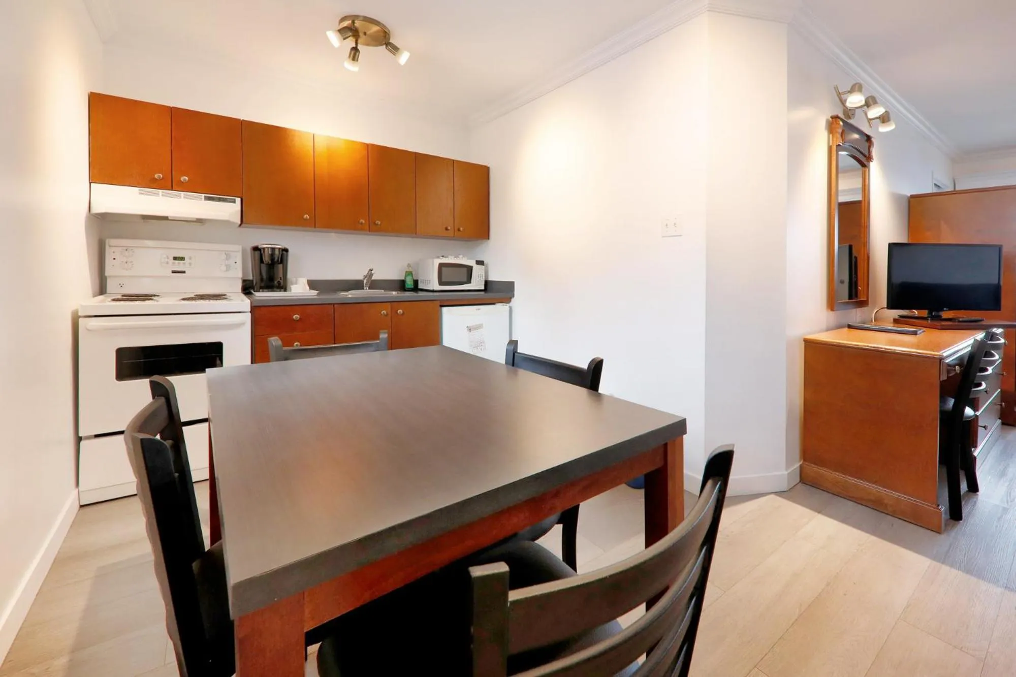 Kitchen or kitchenette in Hotel Plante