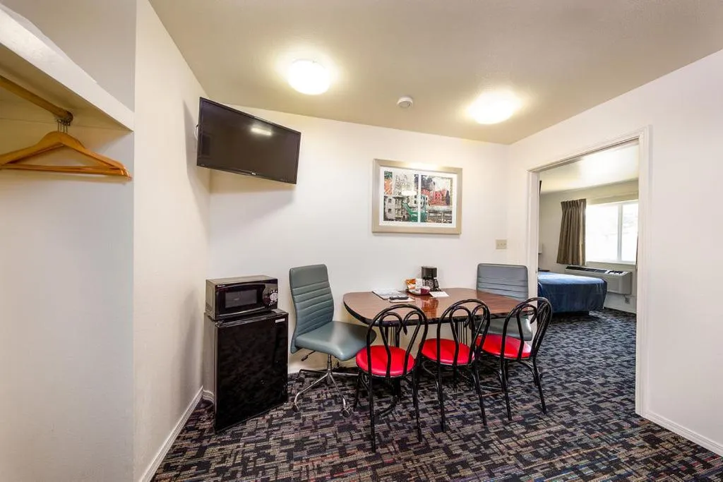 Seating area in Riverview Lodge