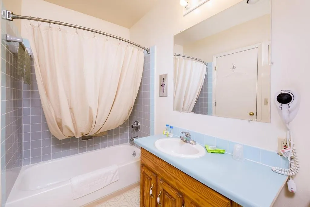 Bathroom in Riverview Lodge