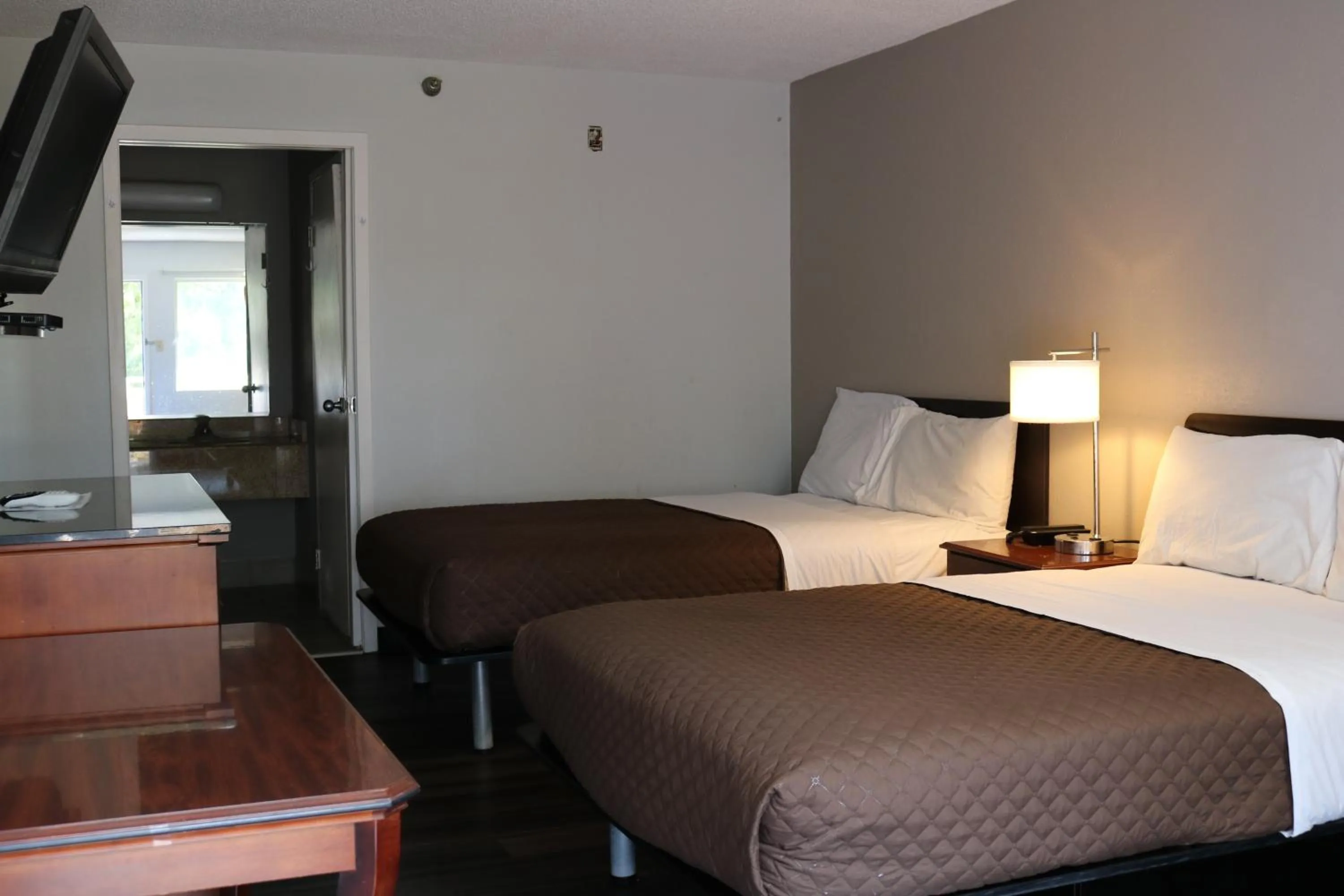 Bedroom, Bed in Rodeway Inn