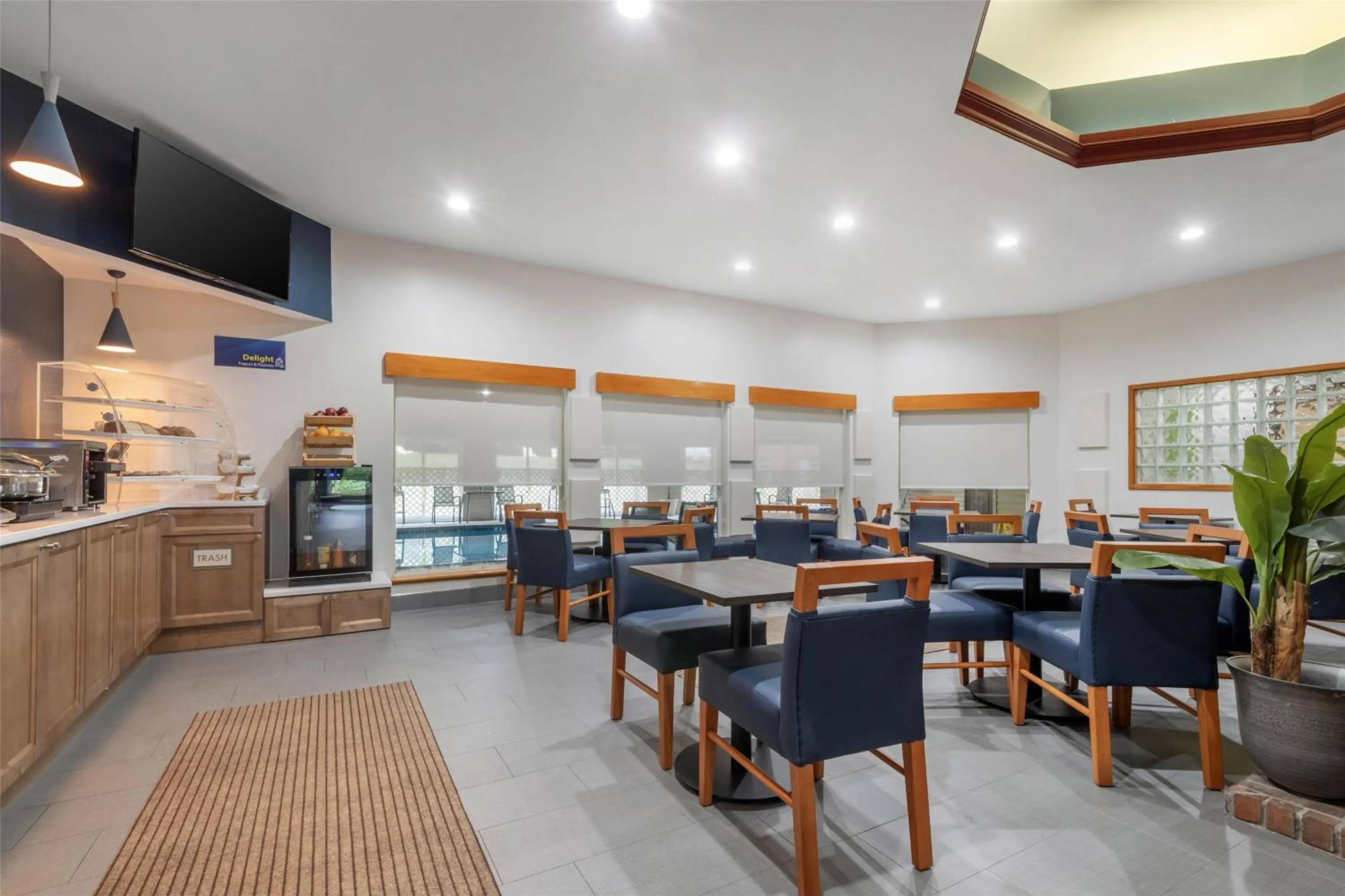 Breakfast in Best Western West Greenwich Inn