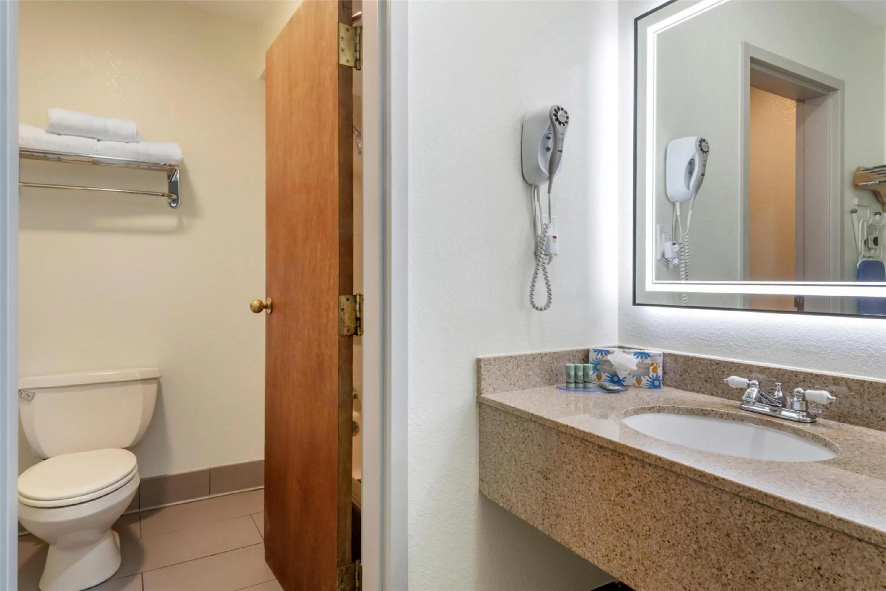 Bathroom in Best Western West Greenwich Inn