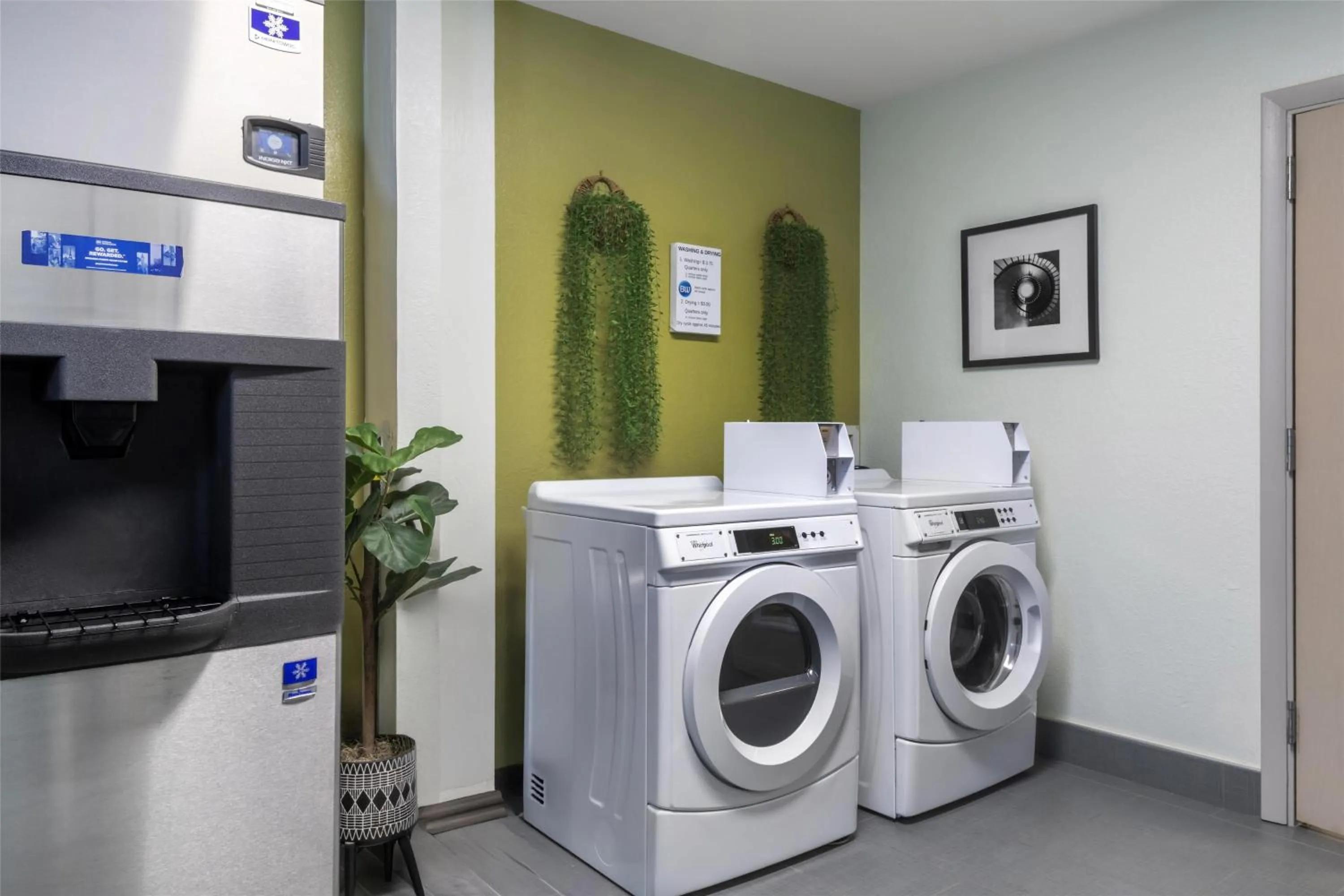 Property building in Best Western West Greenwich Inn