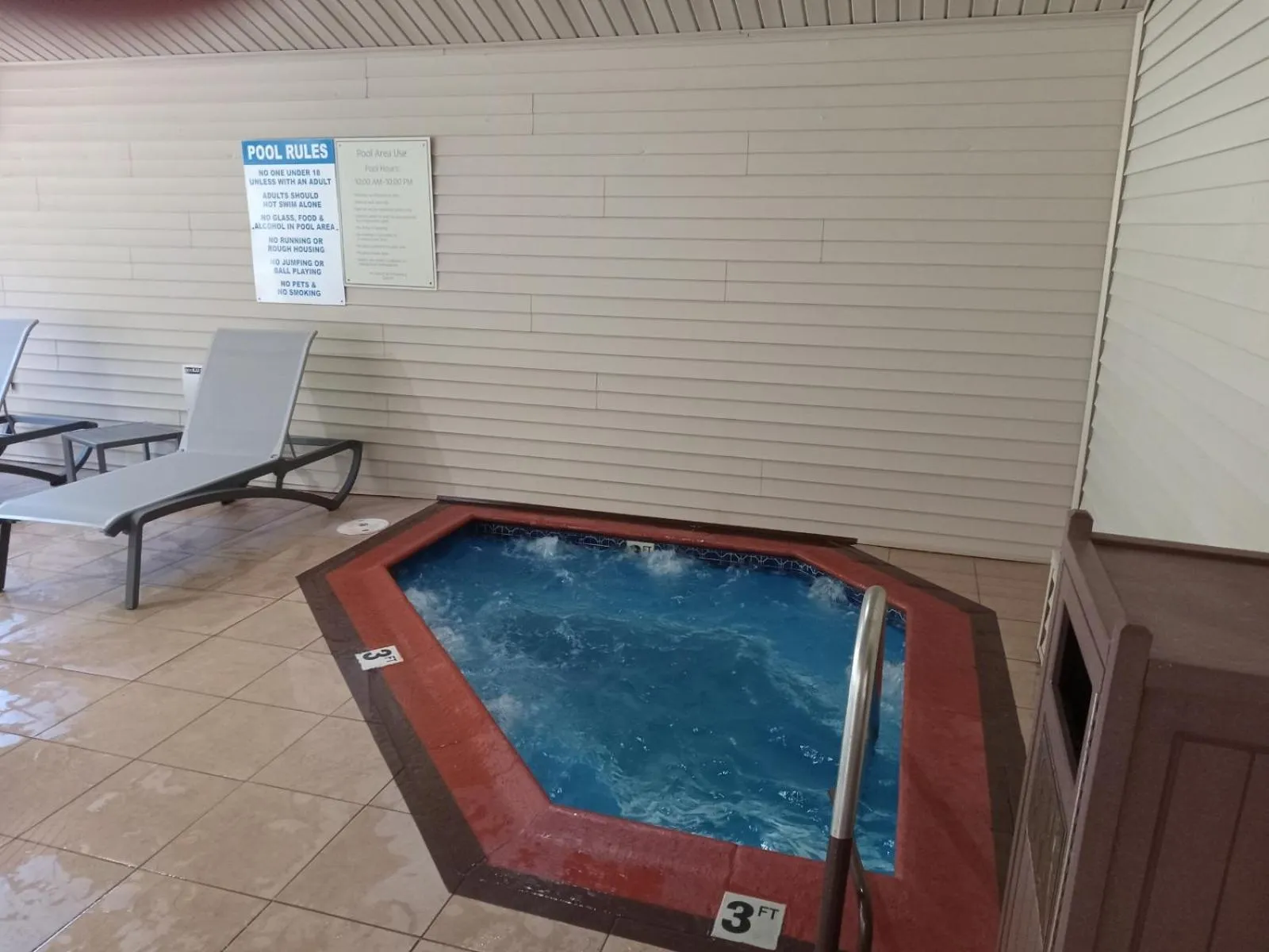 Hot Tub in Best Western West Greenwich Inn