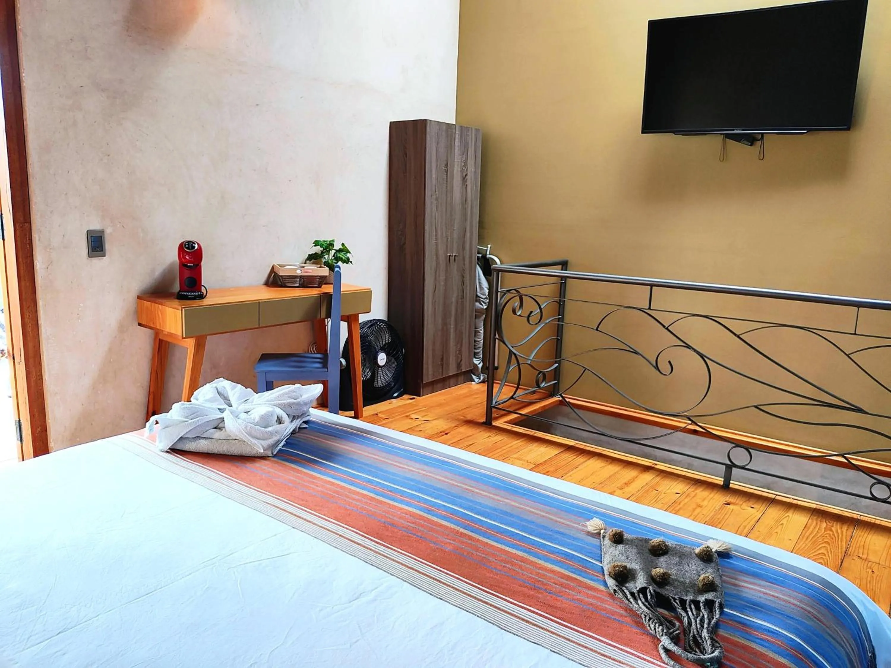 Bedroom, Bed in Hotel Jardines Del Carmen