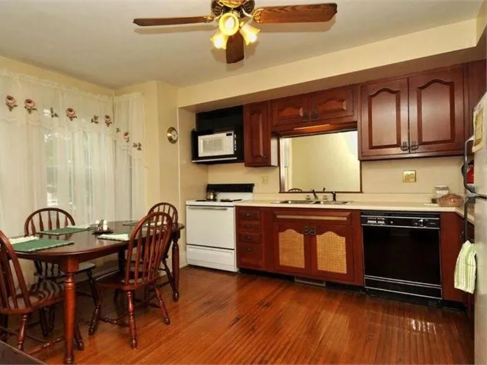 Second Street Suite