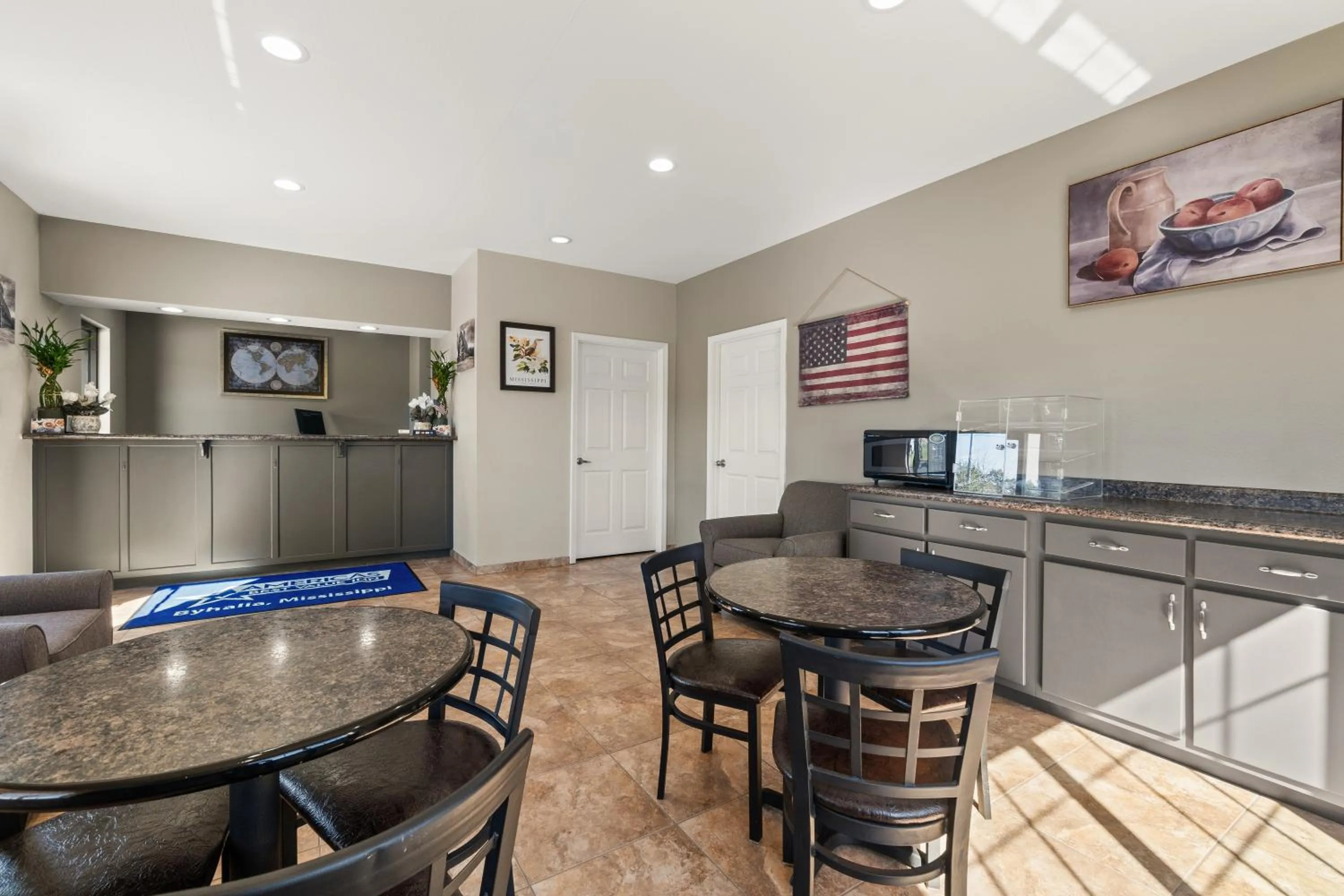 Dining area in Americas Best Value Inn Byhalia