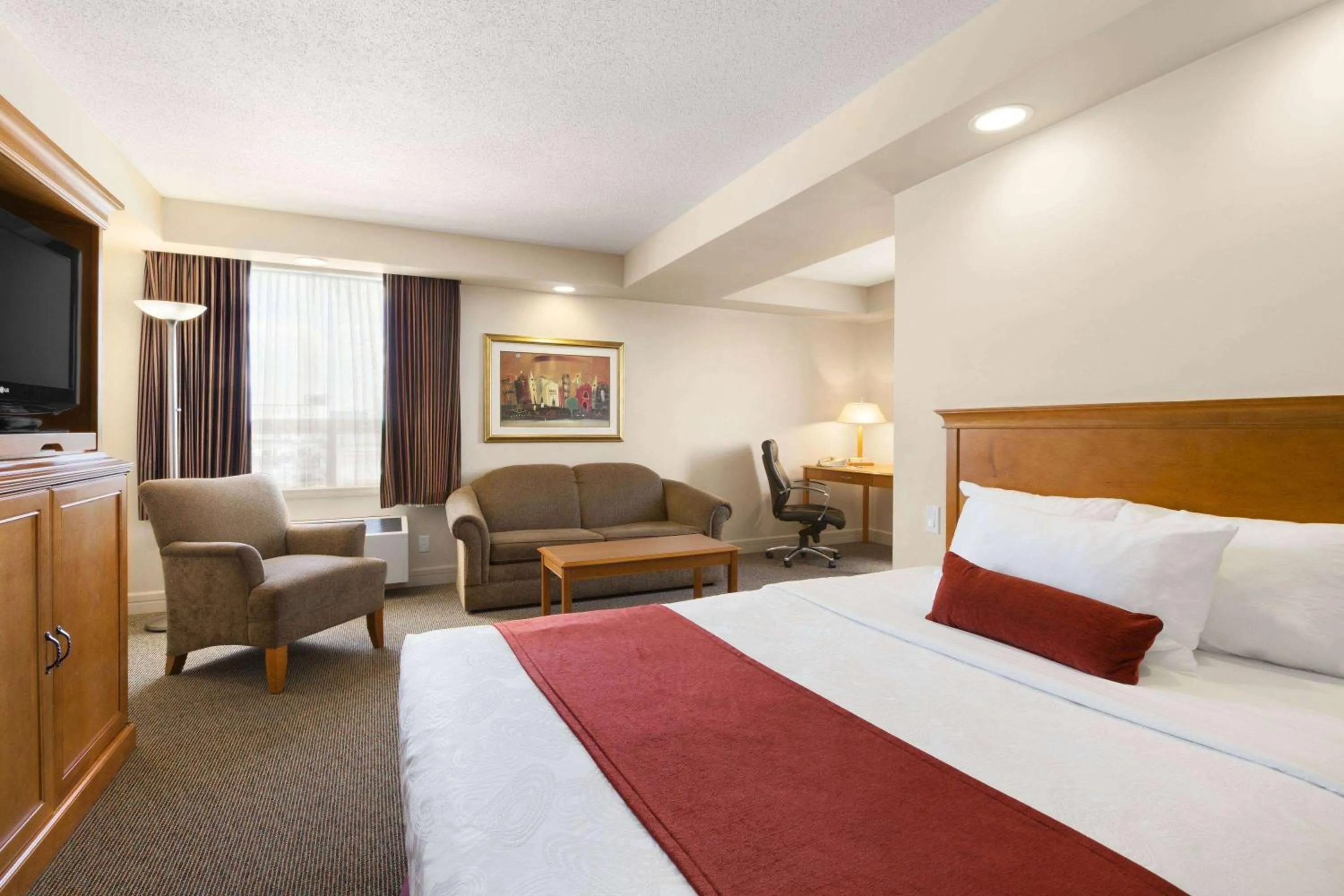 Photo of the whole room, Bed in Travelodge by Wyndham Spruce Grove