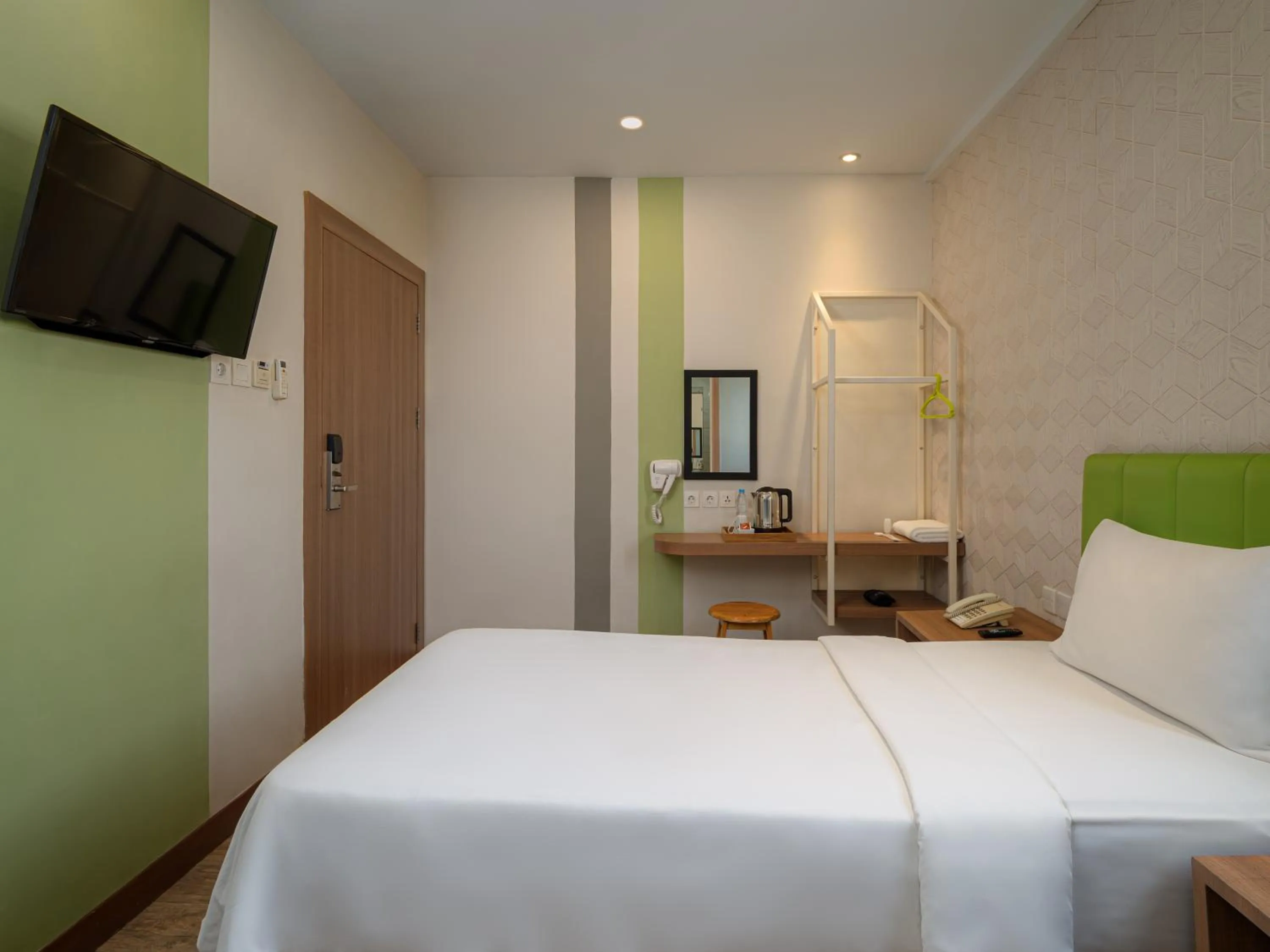 Bedroom, Bed in Kama Hotel