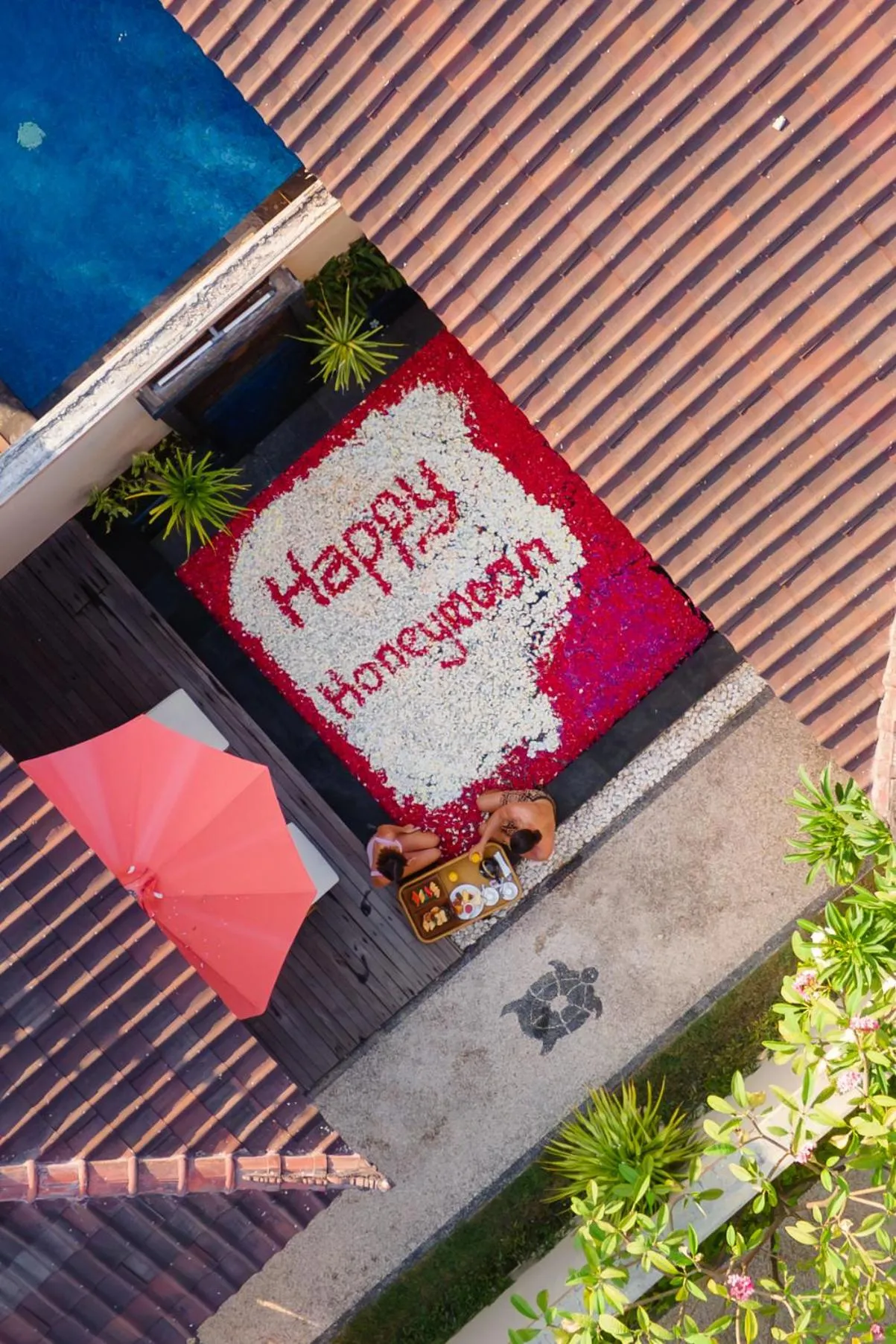 Swimming pool in Ombak Sunset