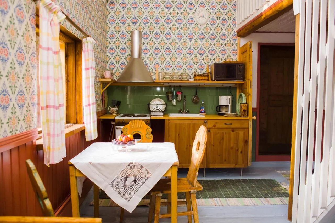 Photo of the whole room in Koivulan Kartano