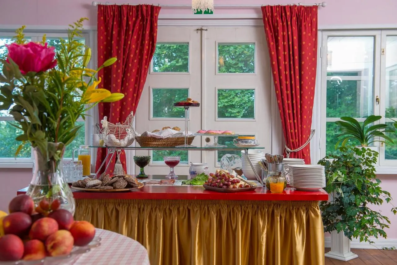 Dining area in Koivulan Kartano