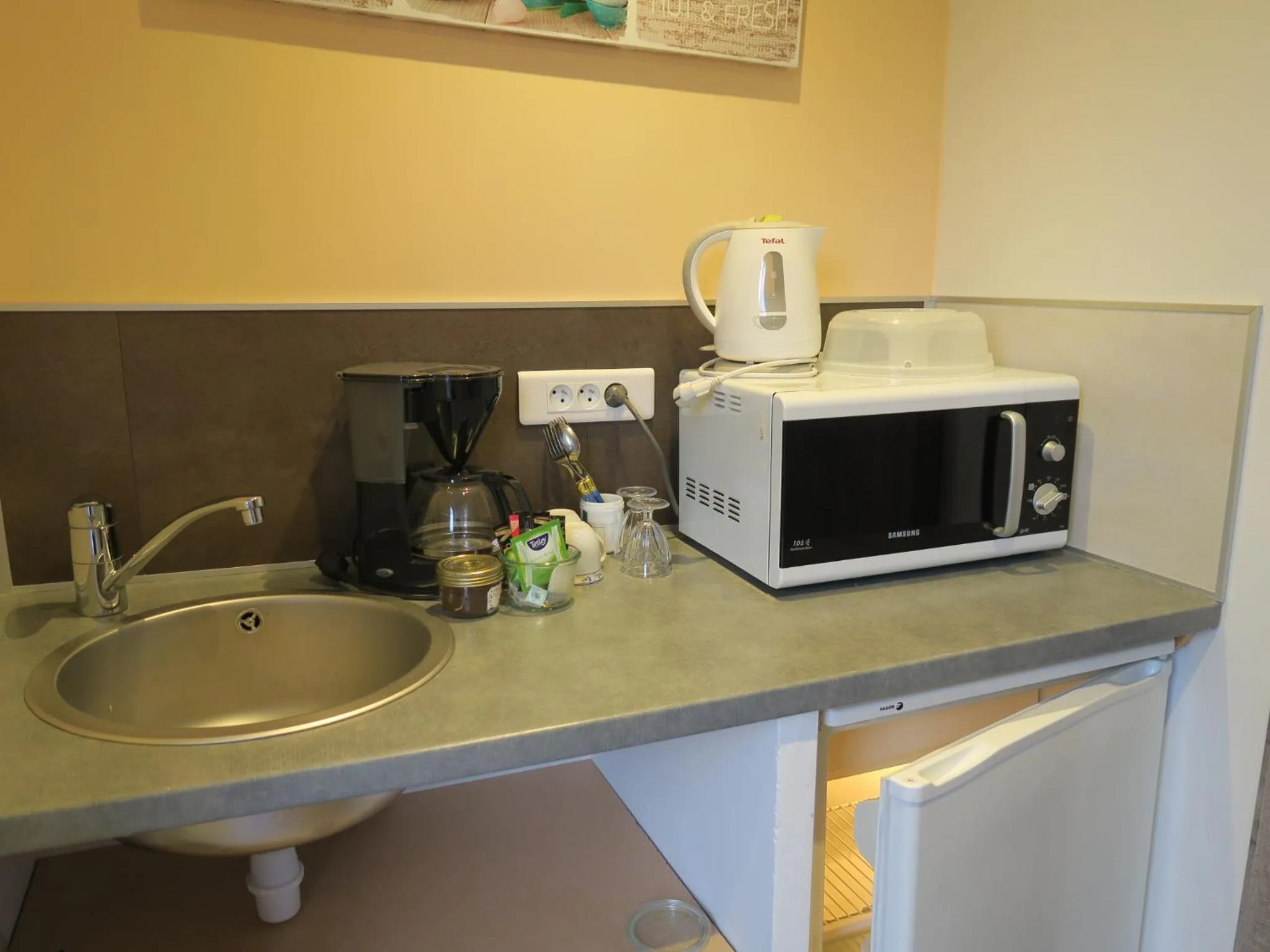 Dining area in Les Collinades de Chalons