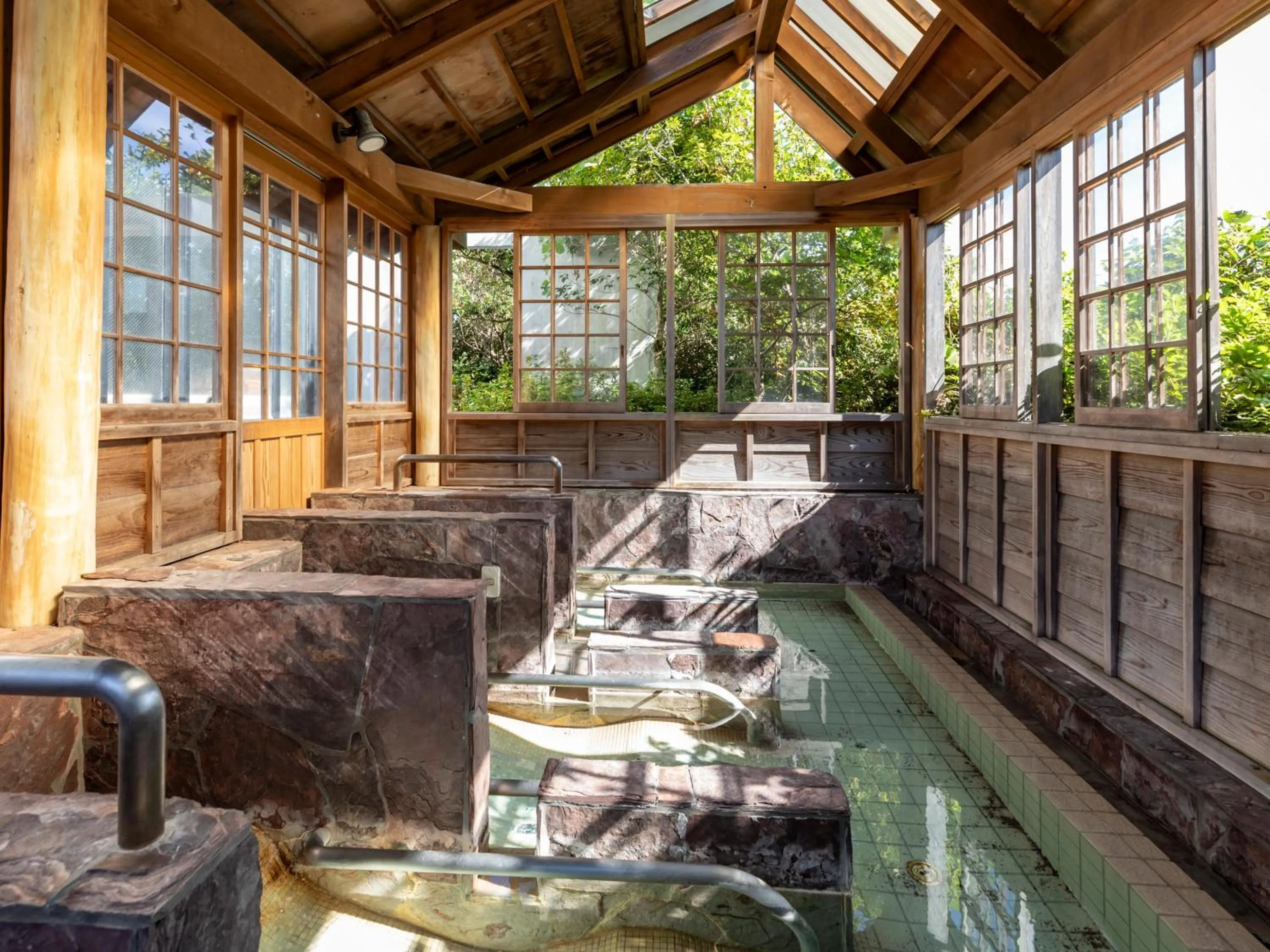 Public Bath in Tennenonsen Harunonoyu
